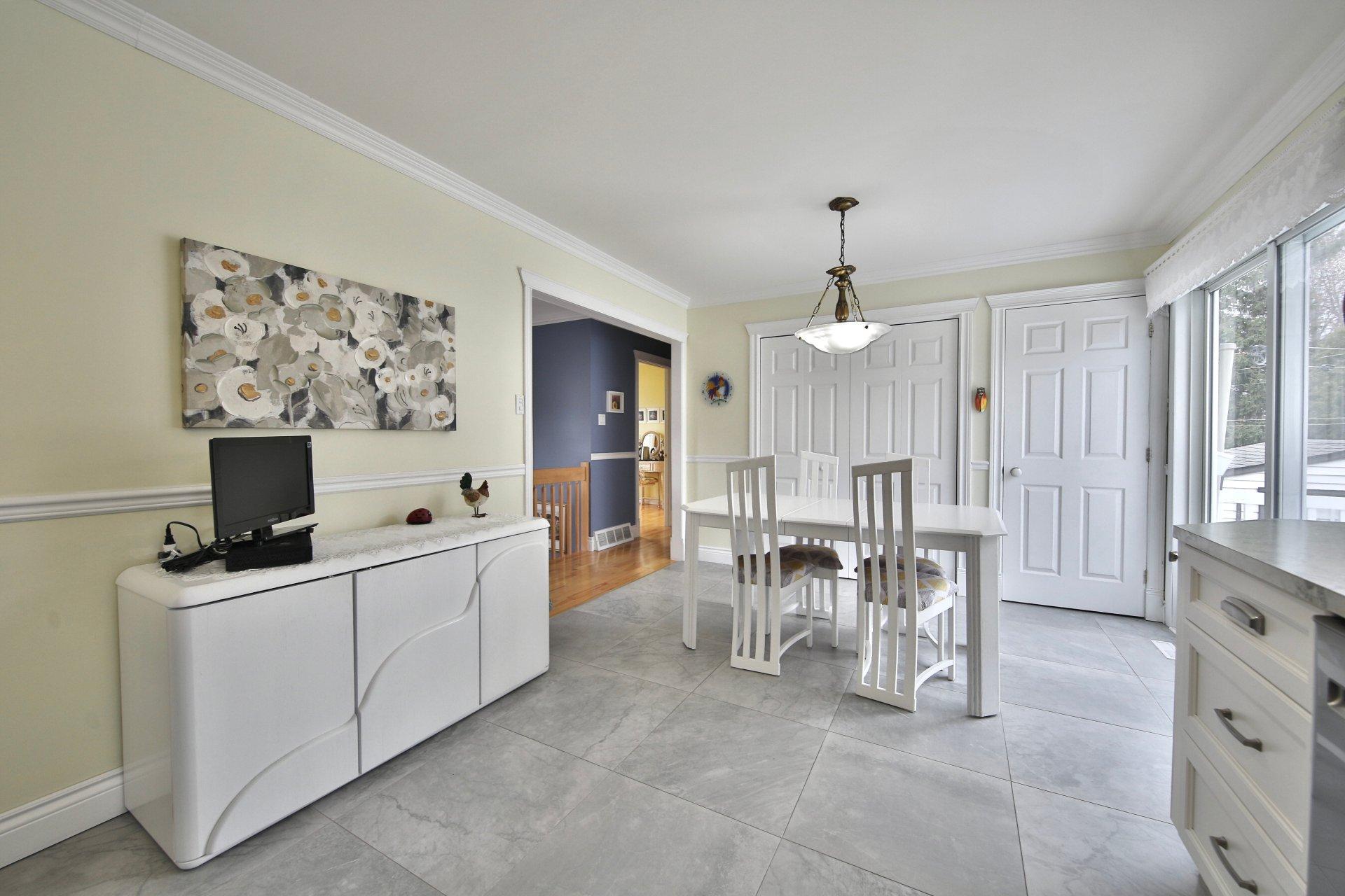 









1085


Rue Potvin

,
Beloeil,




QC
J3G3S6

