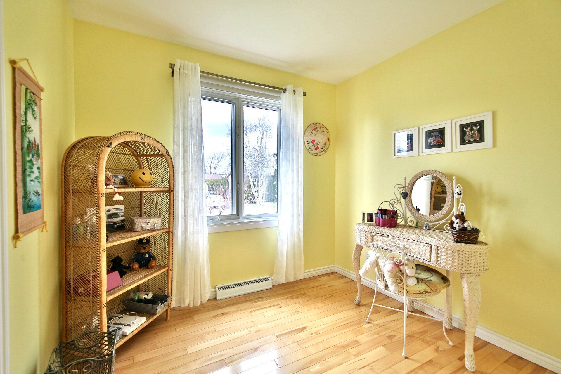









1085


Rue Potvin

,
Beloeil,




QC
J3G3S6

