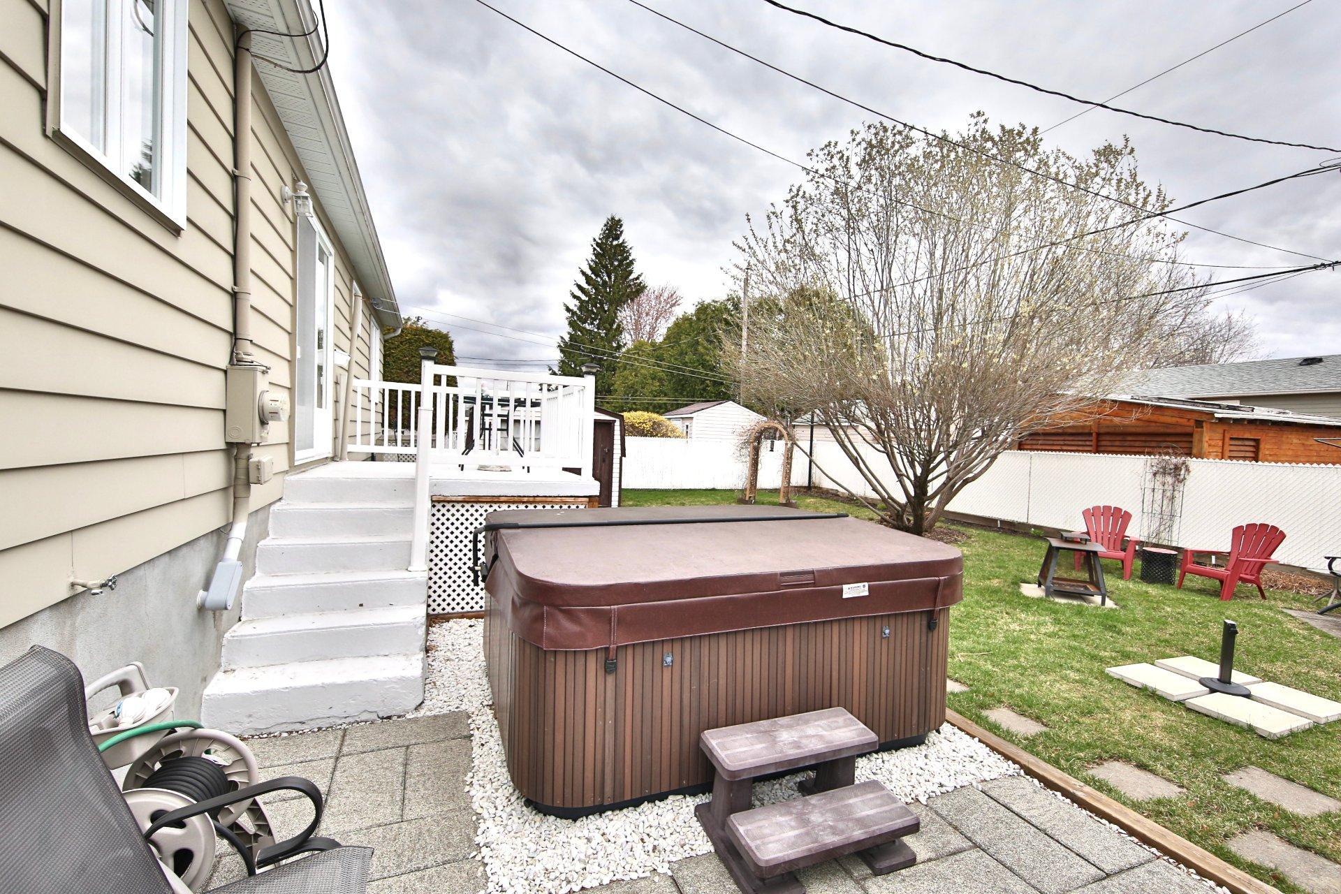 









1085


Rue Potvin

,
Beloeil,




QC
J3G3S6

