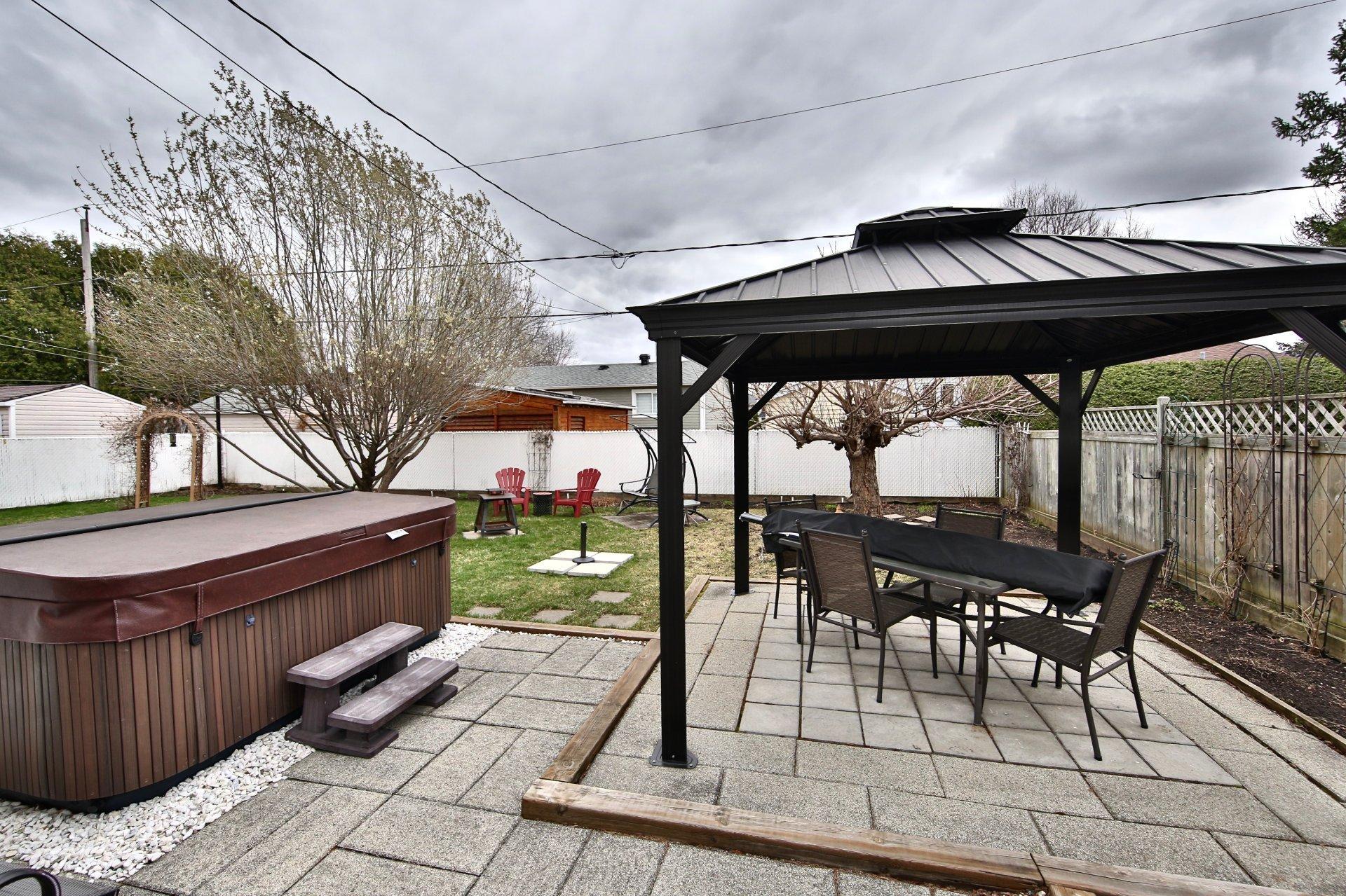 









1085


Rue Potvin

,
Beloeil,




QC
J3G3S6

