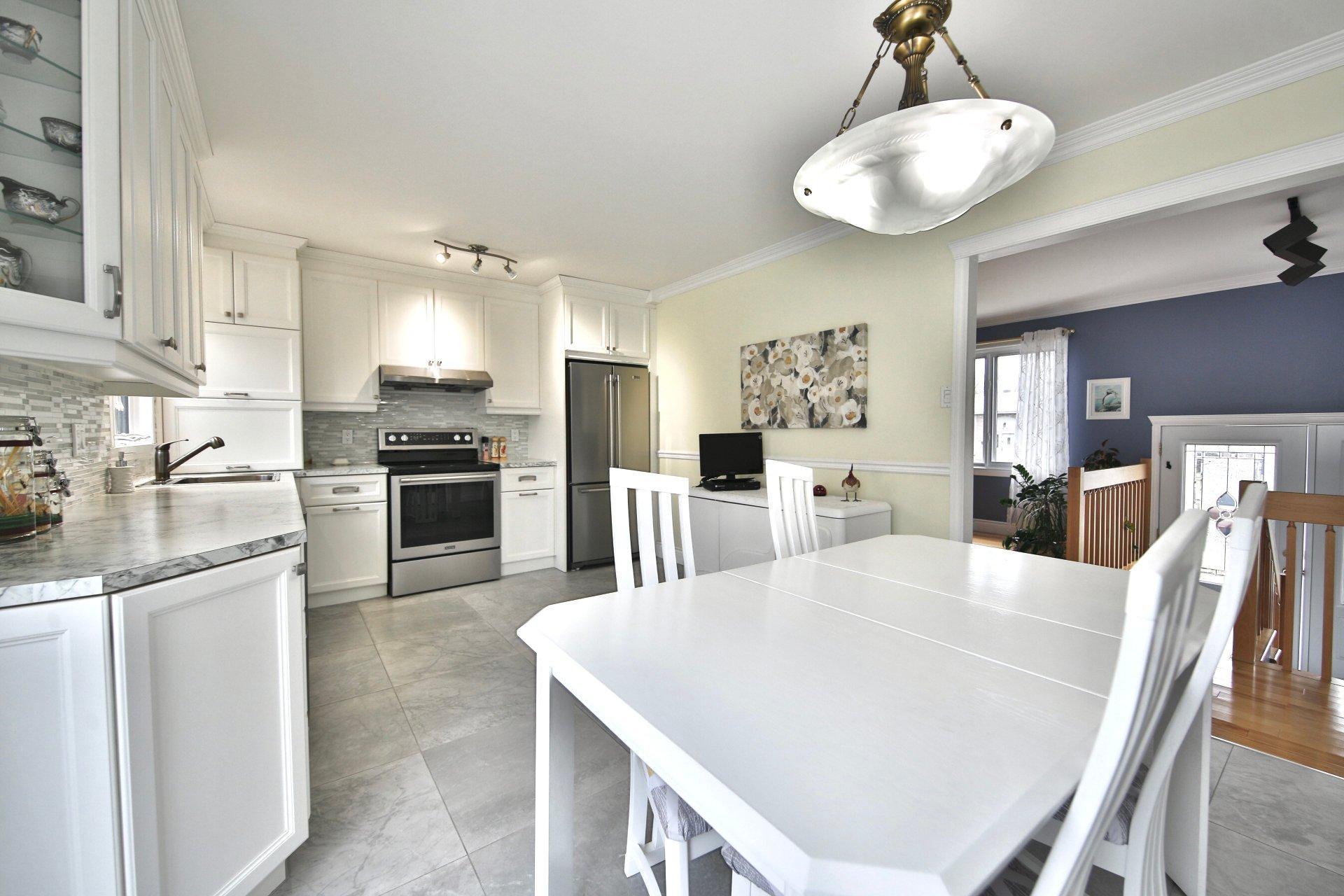 









1085


Rue Potvin

,
Beloeil,




QC
J3G3S6

