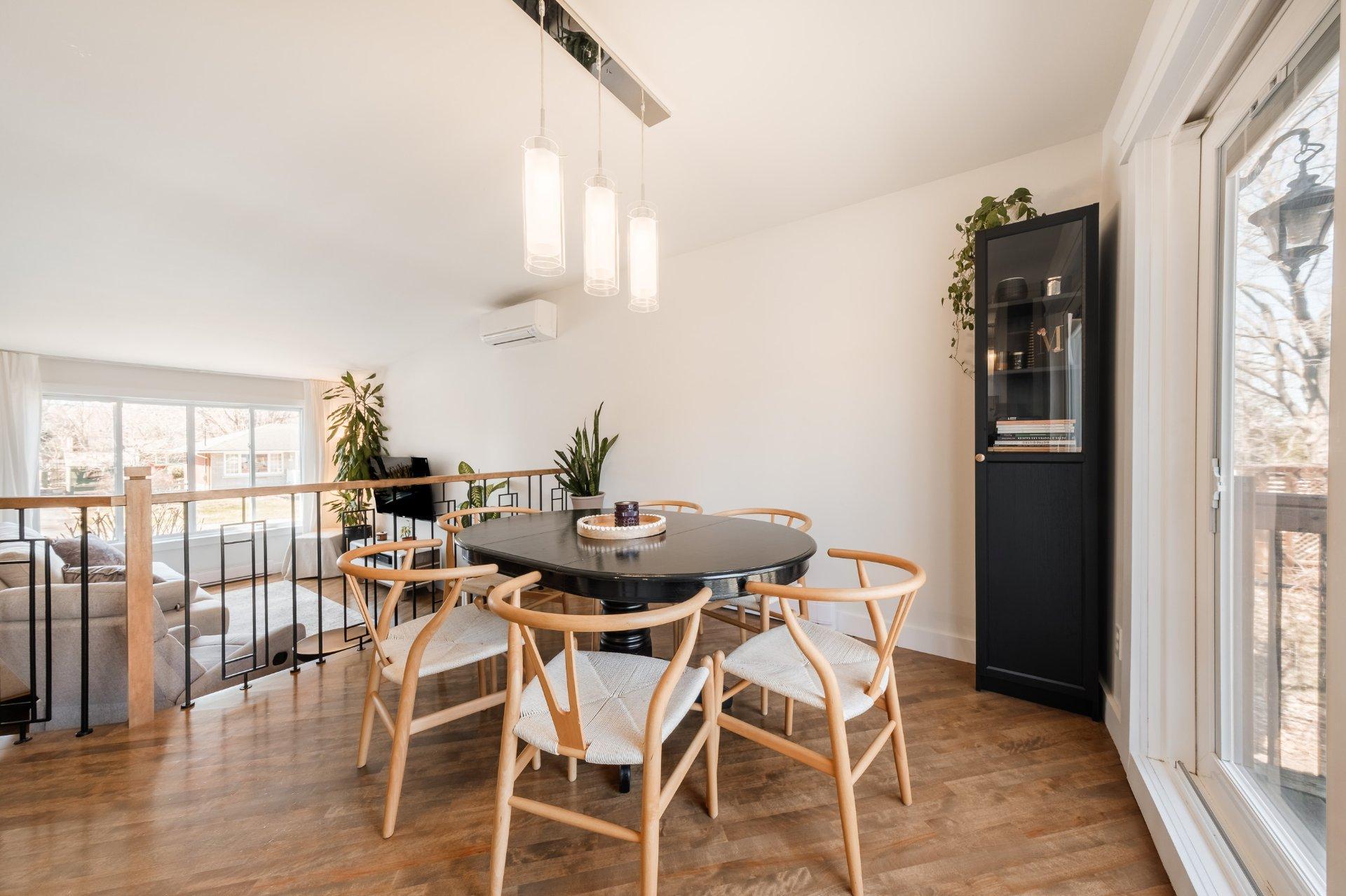 









337


Rue du Prince-Edward

,
Otterburn Park,




QC
J3H1W1

