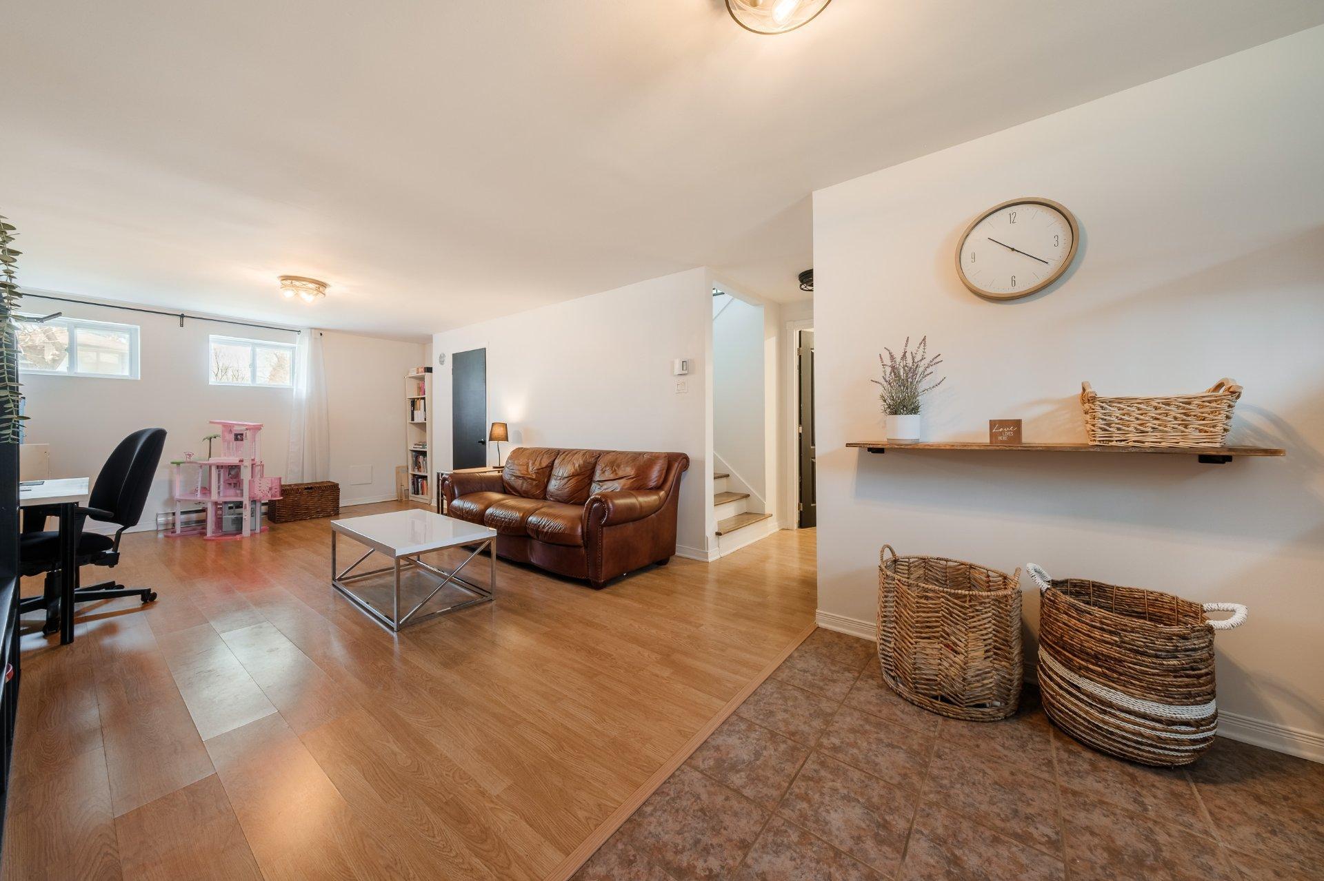 









337


Rue du Prince-Edward

,
Otterburn Park,




QC
J3H1W1

