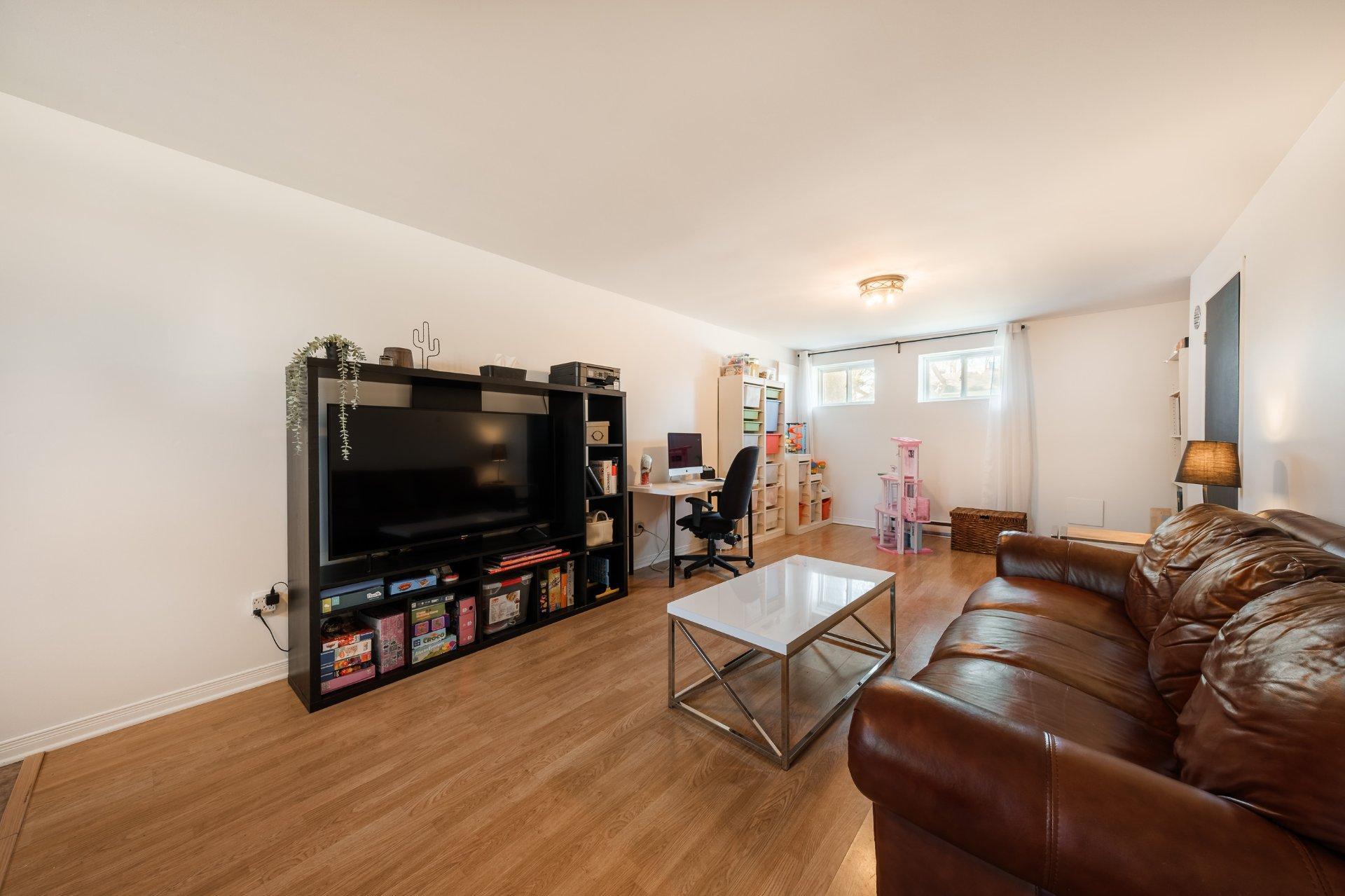 









337


Rue du Prince-Edward

,
Otterburn Park,




QC
J3H1W1

