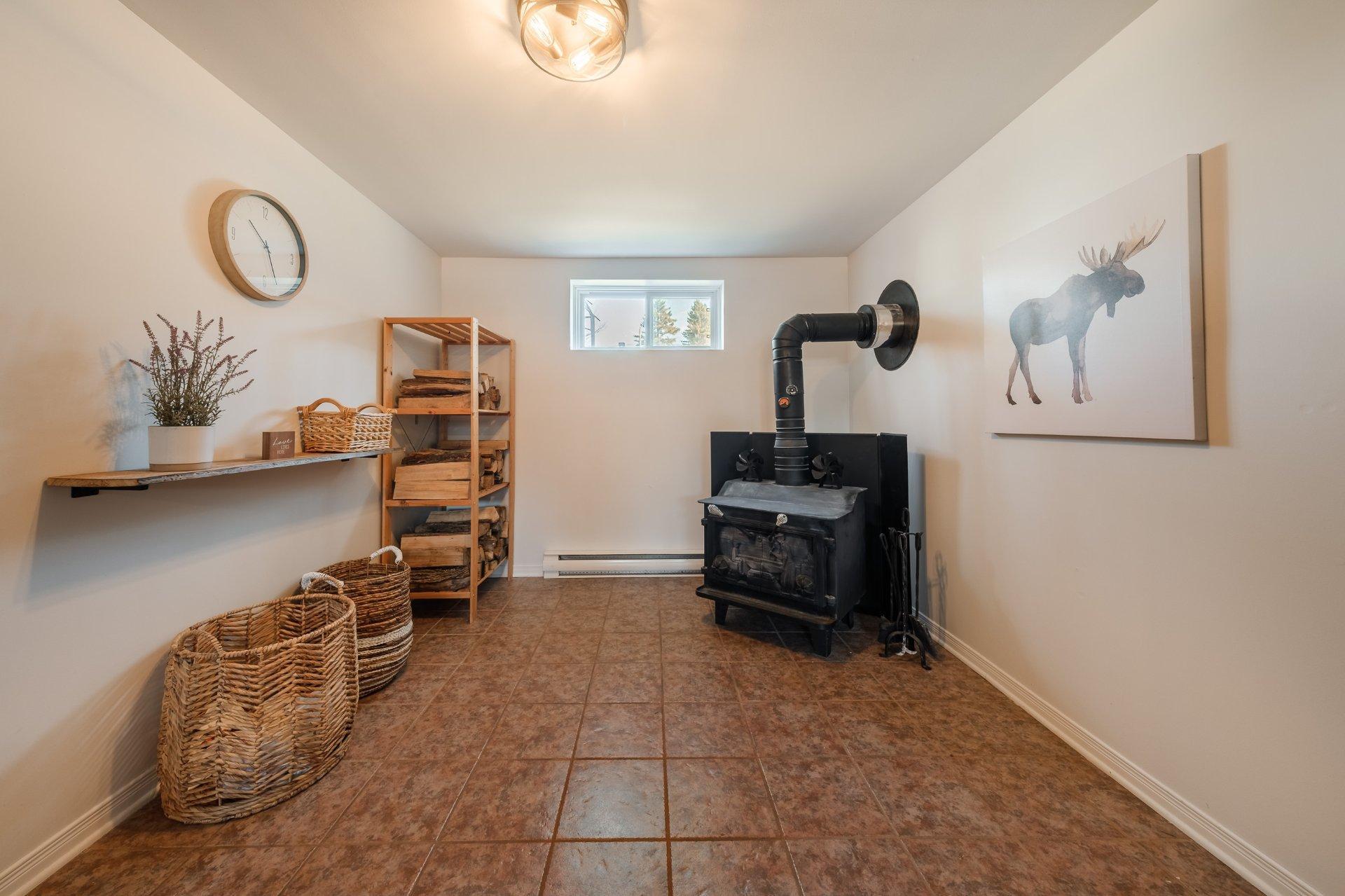 









337


Rue du Prince-Edward

,
Otterburn Park,




QC
J3H1W1

