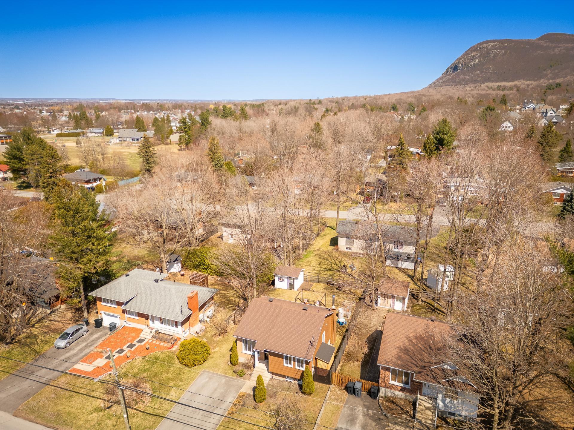 









337


Rue du Prince-Edward

,
Otterburn Park,




QC
J3H1W1

