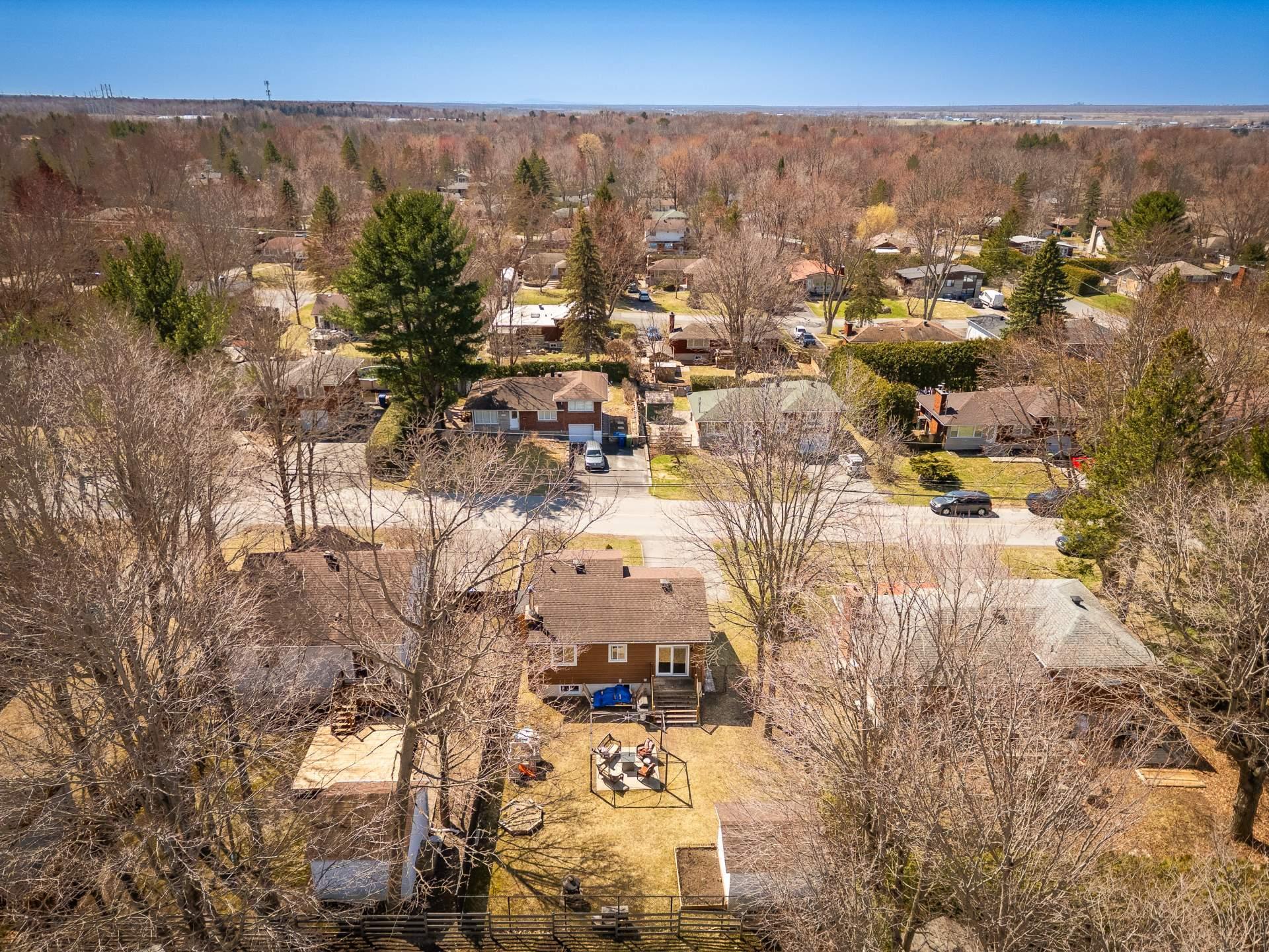 









337


Rue du Prince-Edward

,
Otterburn Park,




QC
J3H1W1

