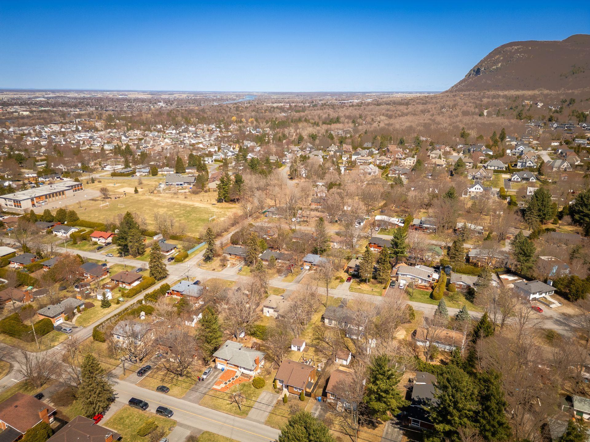 









337


Rue du Prince-Edward

,
Otterburn Park,




QC
J3H1W1

