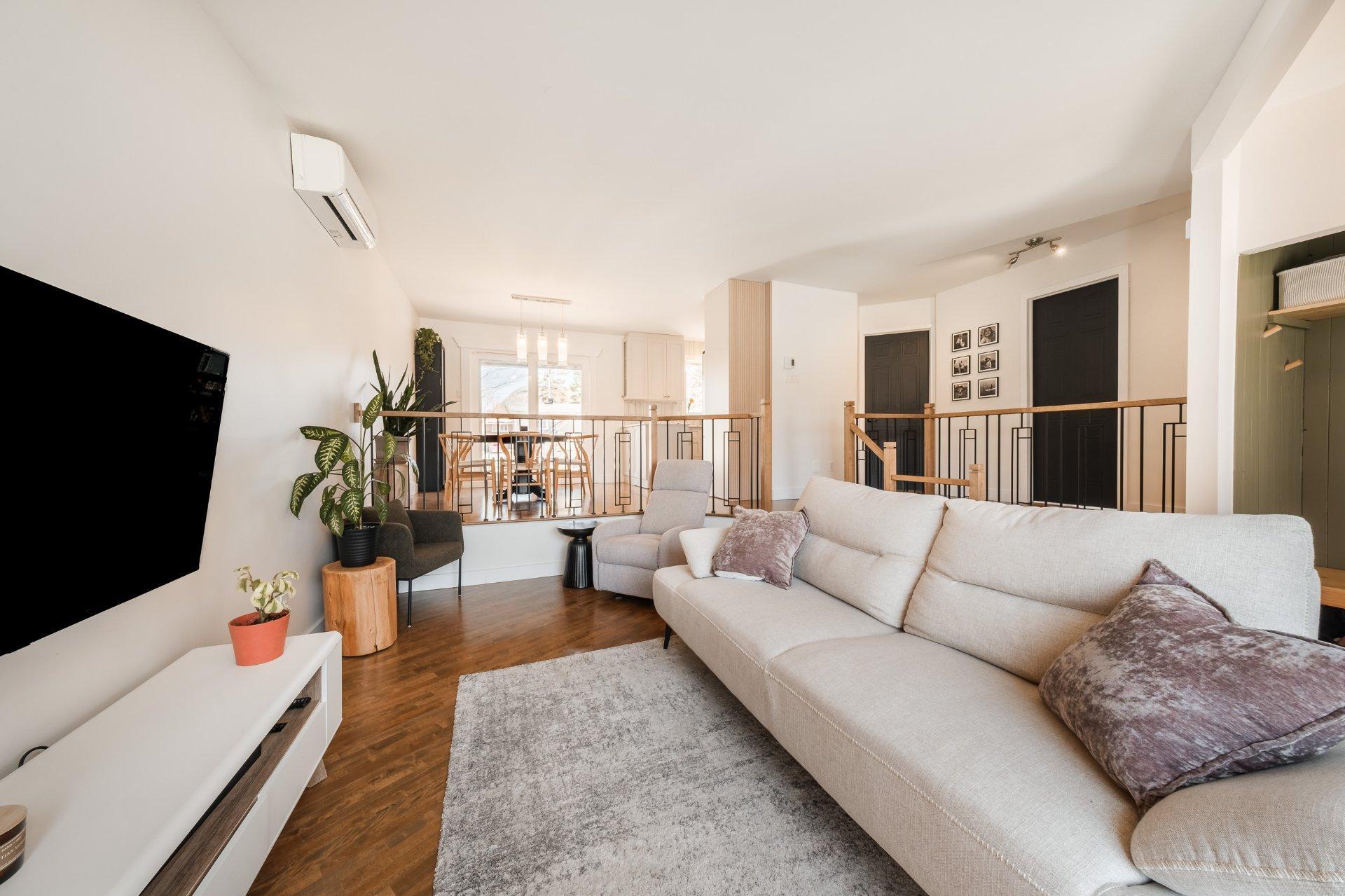 









337


Rue du Prince-Edward

,
Otterburn Park,




QC
J3H1W1

