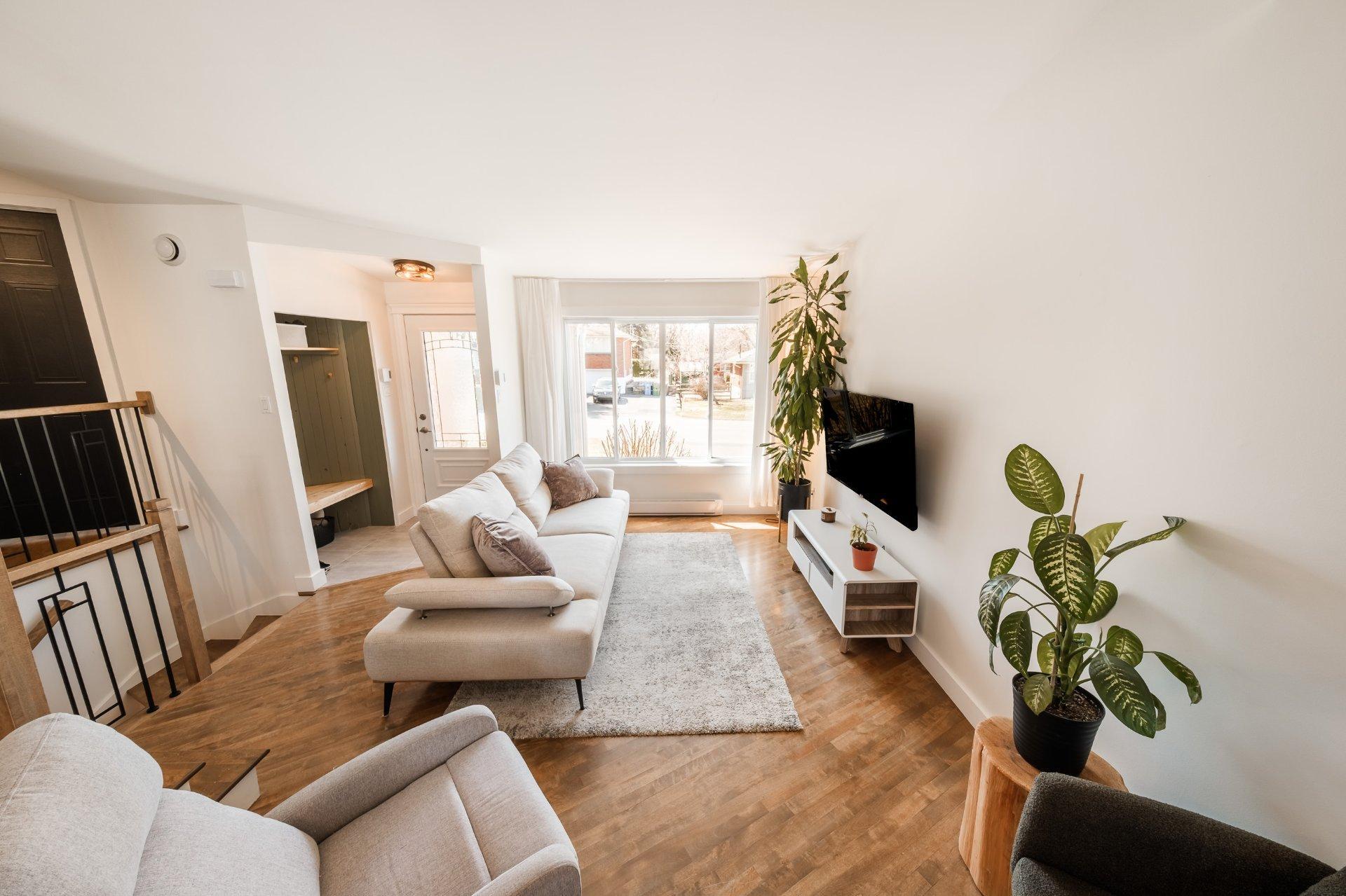 









337


Rue du Prince-Edward

,
Otterburn Park,




QC
J3H1W1

