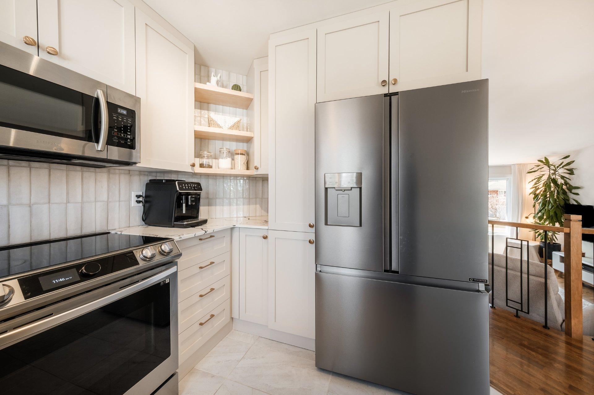 









337


Rue du Prince-Edward

,
Otterburn Park,




QC
J3H1W1


