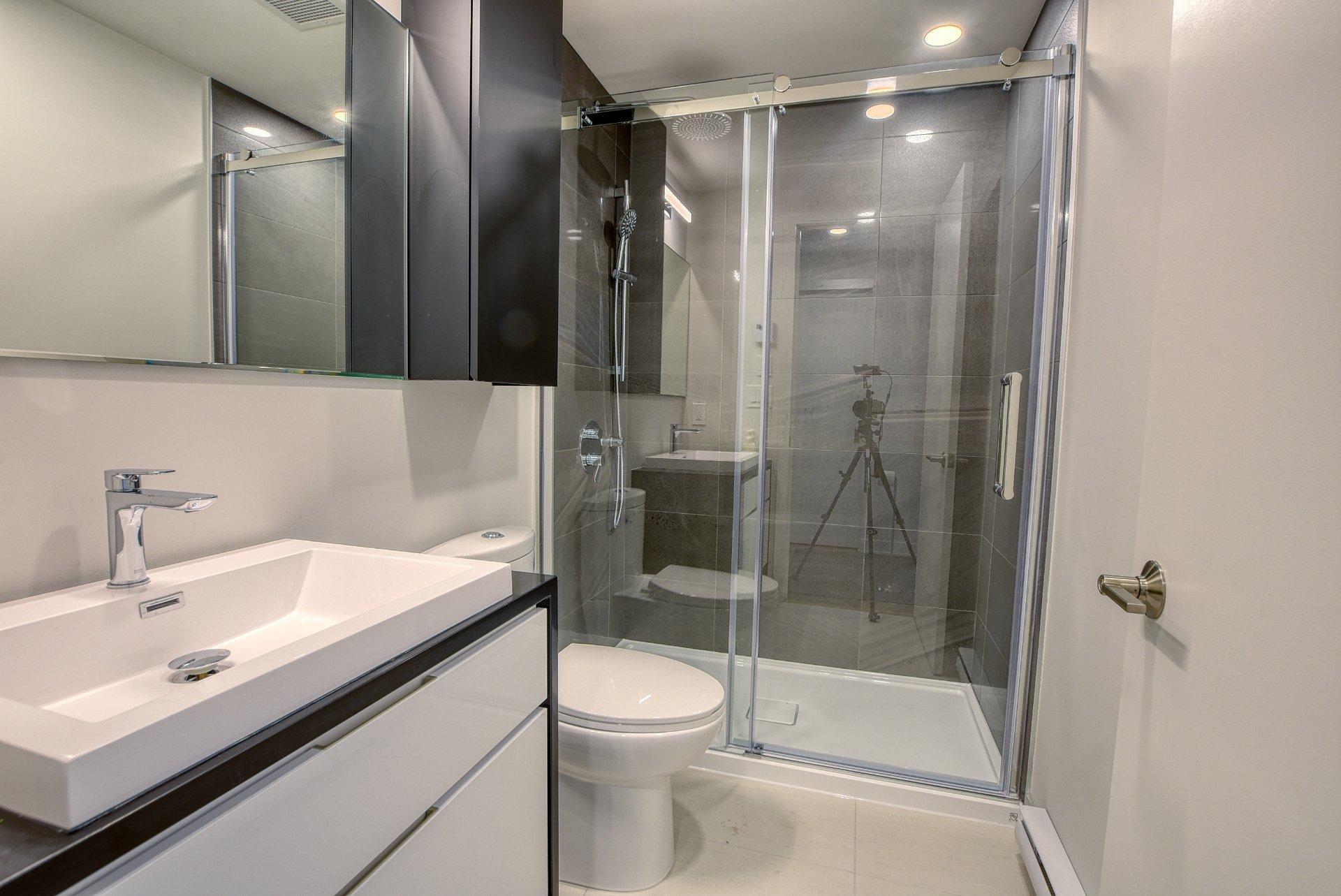 









1188


Rue St-Antoine O.

, 2605,
Montréal (Ville-Marie),




QC
H3C1B4

