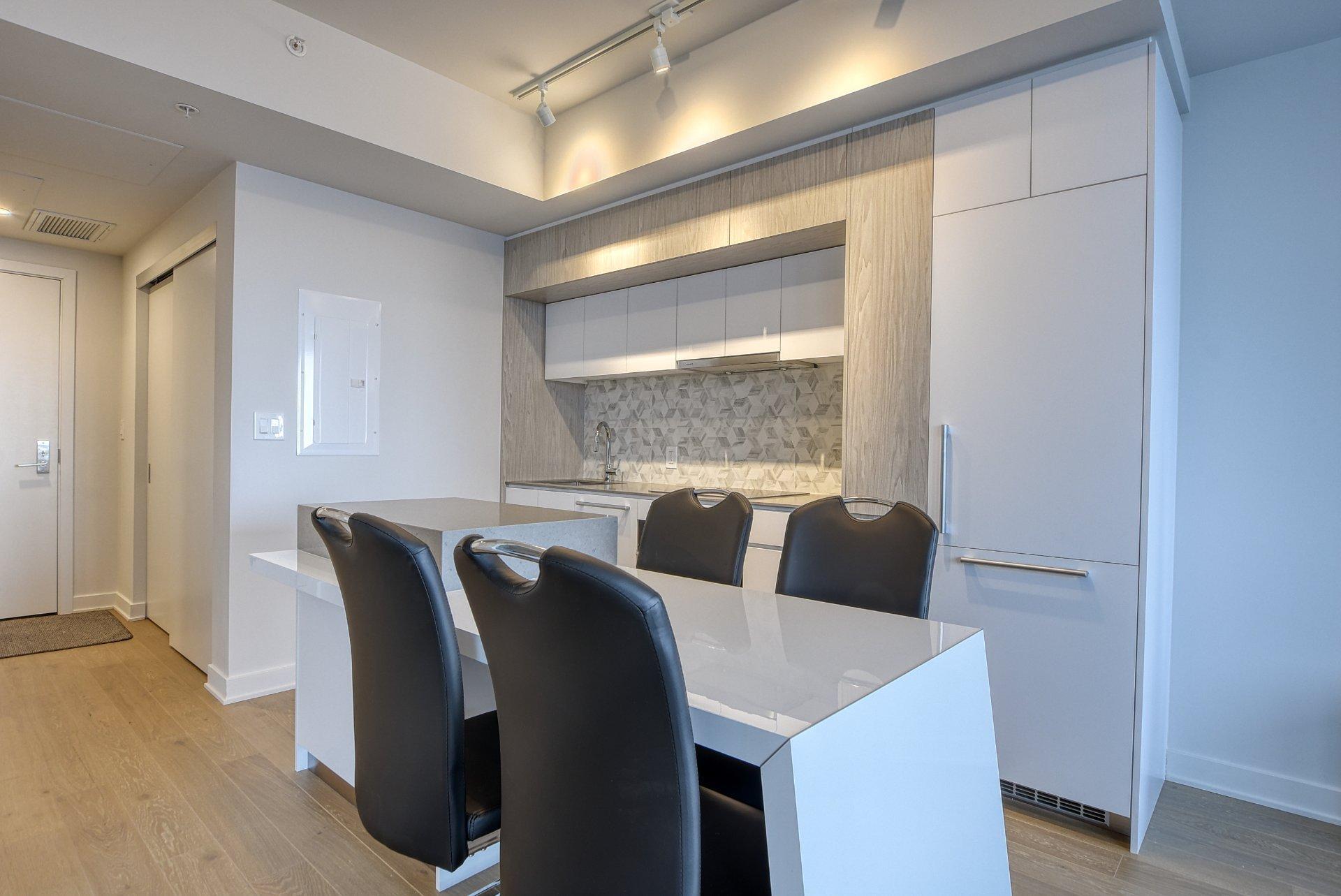 









1188


Rue St-Antoine O.

, 2605,
Montréal (Ville-Marie),




QC
H3C1B4

