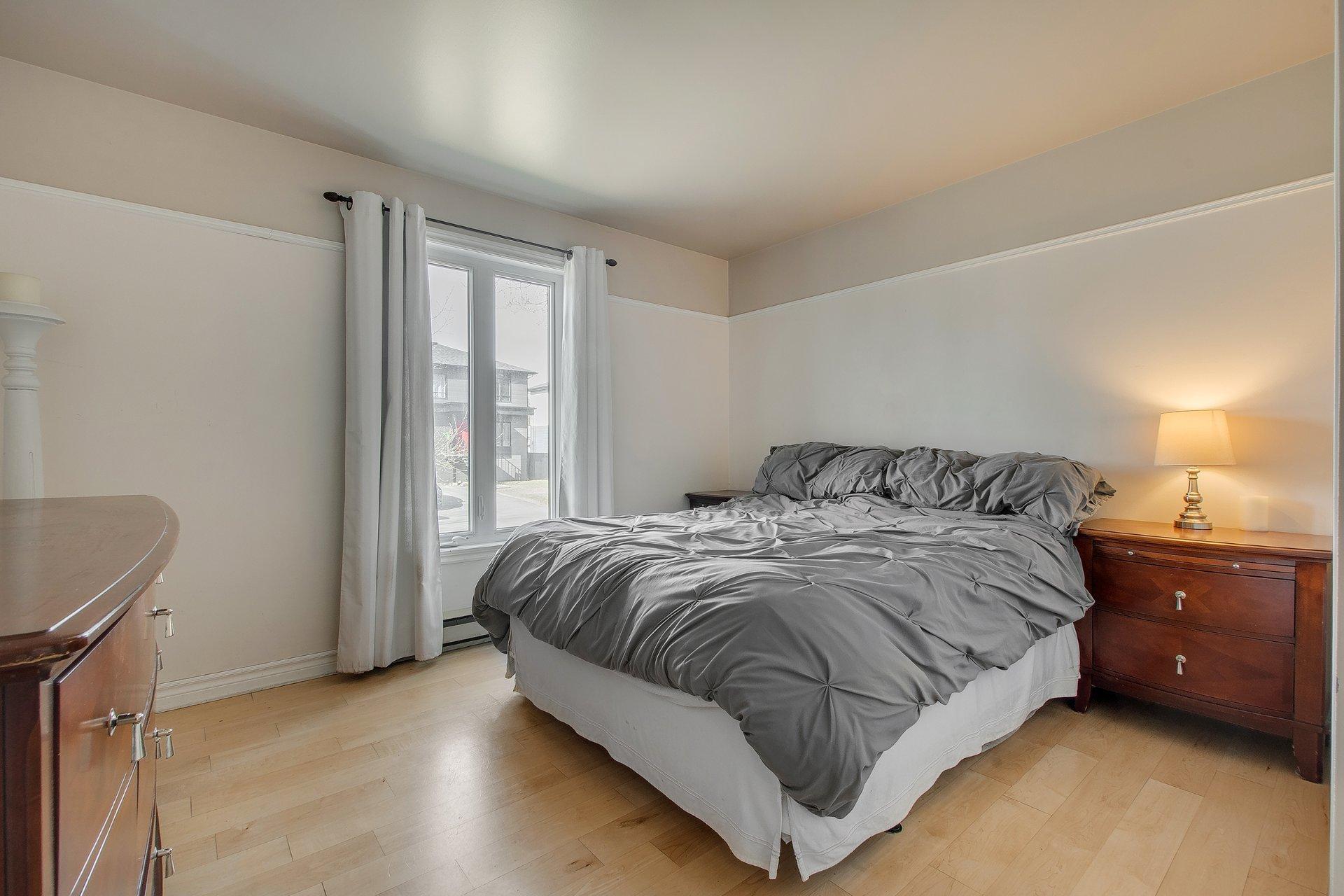 









1255


Av. Louise

,
Mascouche,




QC
J7L2S4

