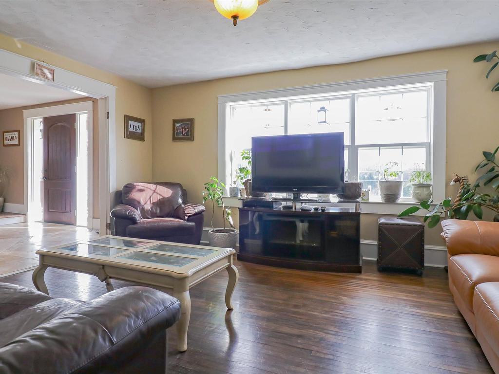 












5459 Route 13

,
New Glasgow,




PE
C0A 1N0

