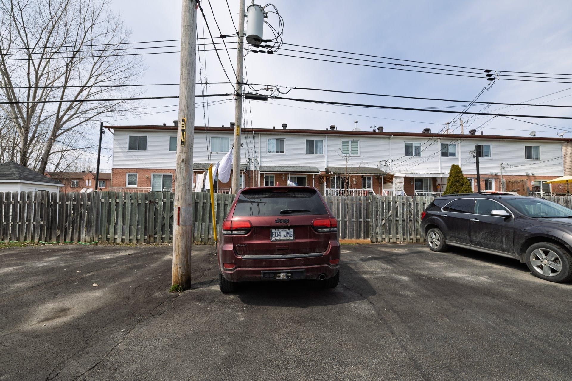 









14595


Rue Sherbrooke E.

, 302,
Montréal (Rivière-des-Prairies/Pointe-aux-Trembles),




QC
H1A5N8

