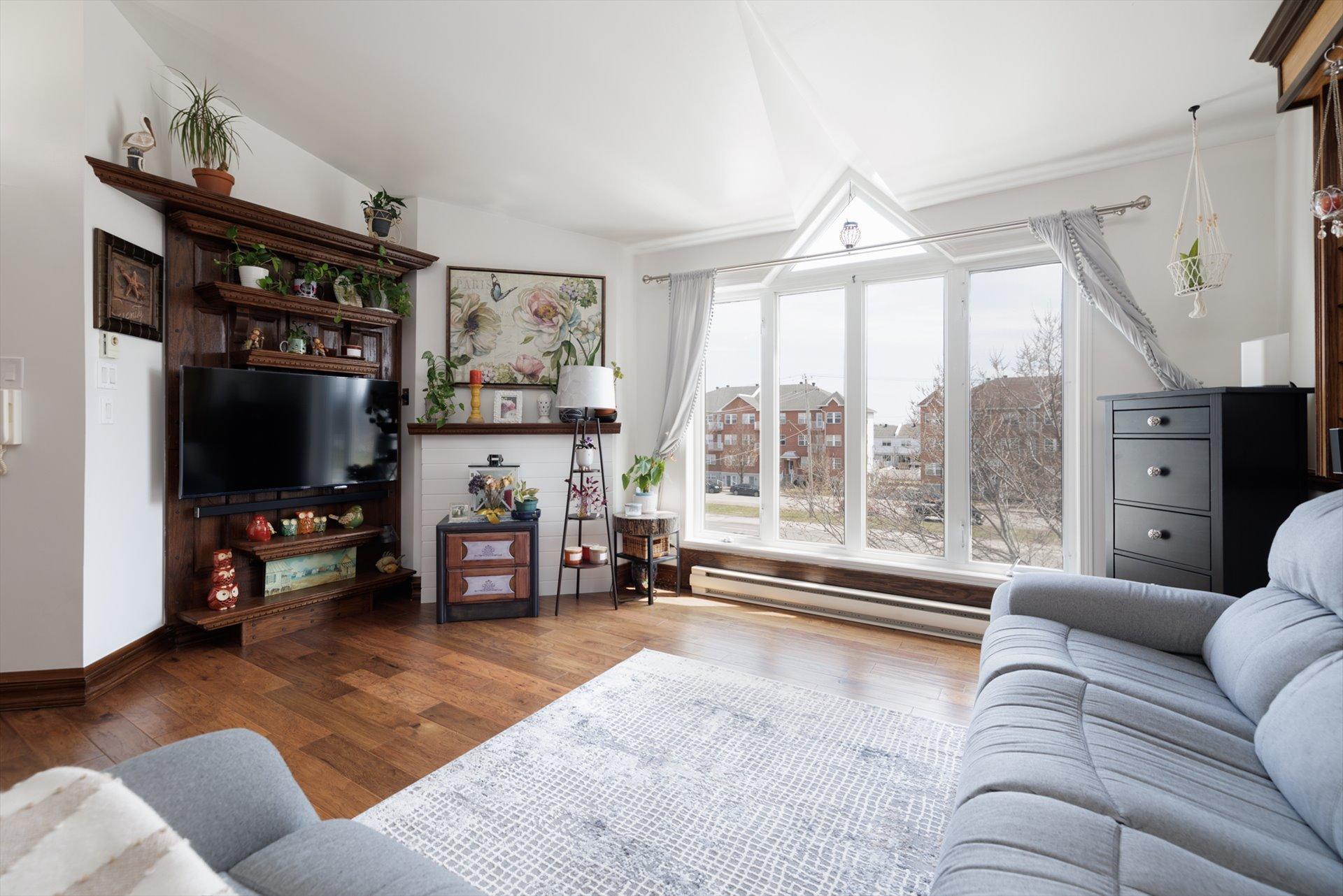 









14595


Rue Sherbrooke E.

, 302,
Montréal (Rivière-des-Prairies/Pointe-aux-Trembles),




QC
H1A5N8


