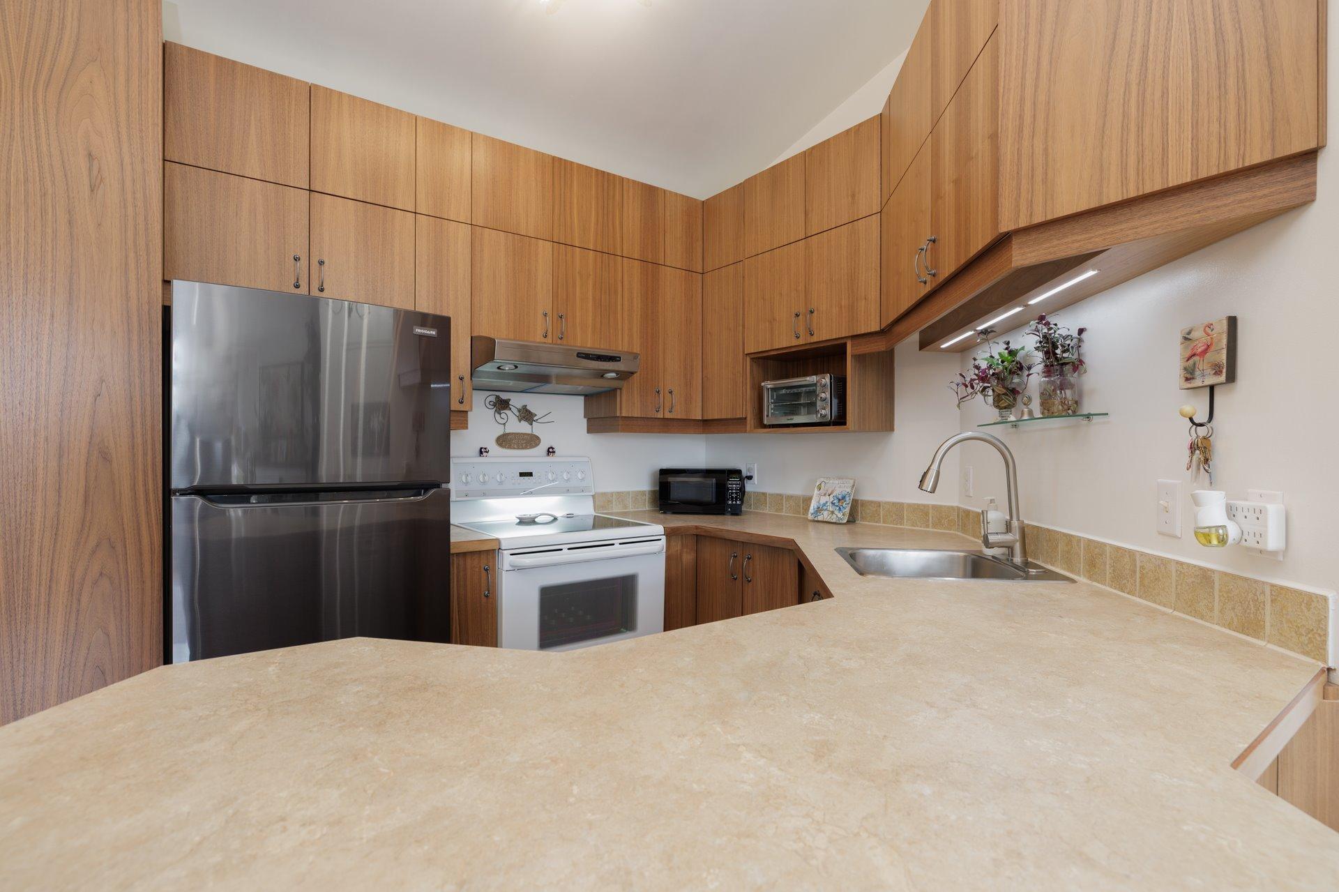 









14595


Rue Sherbrooke E.

, 302,
Montréal (Rivière-des-Prairies/Pointe-aux-Trembles),




QC
H1A5N8

