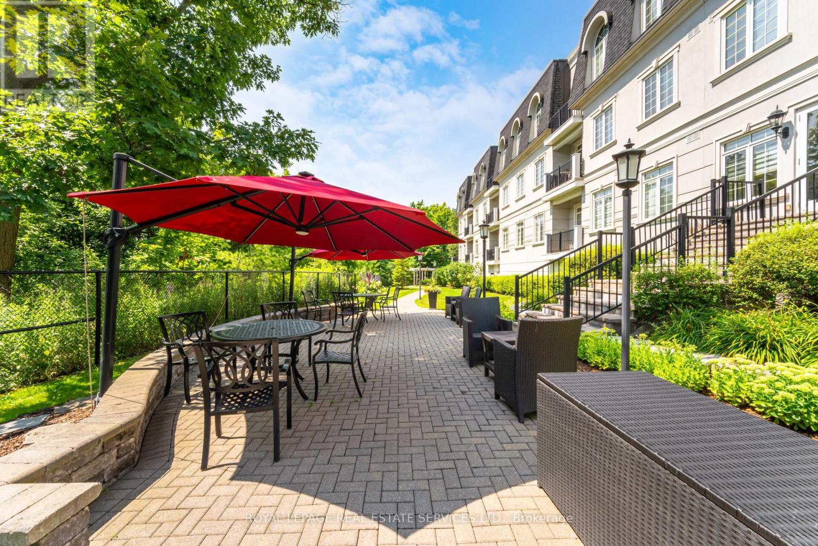 












206 - 2300 UPPER MIDDLE ROAD W

,
Oakville,




Ontario
L6M0T4

