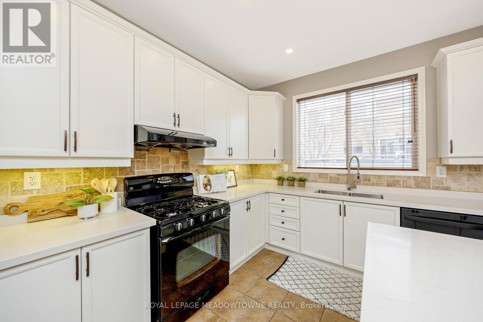 












1414 HEARST BOULEVARD

,
Milton,




Ontario
L9T6M6

