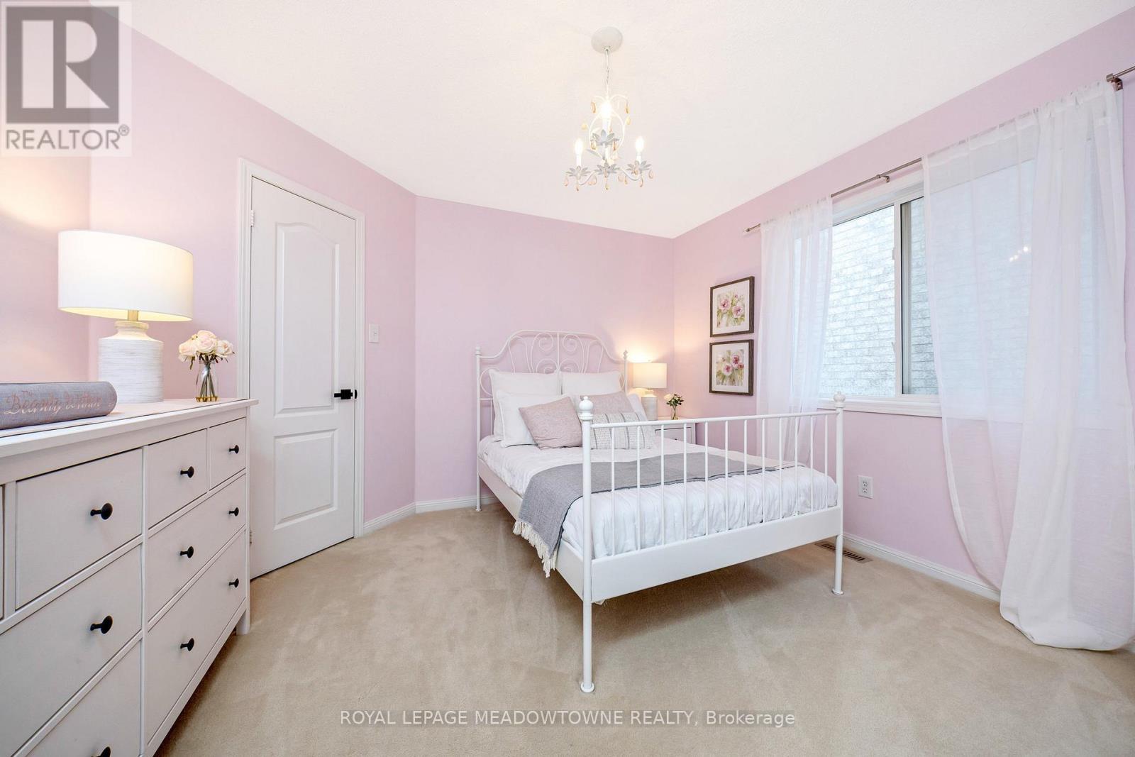 












1414 HEARST BOULEVARD

,
Milton,




Ontario
L9T6M6

