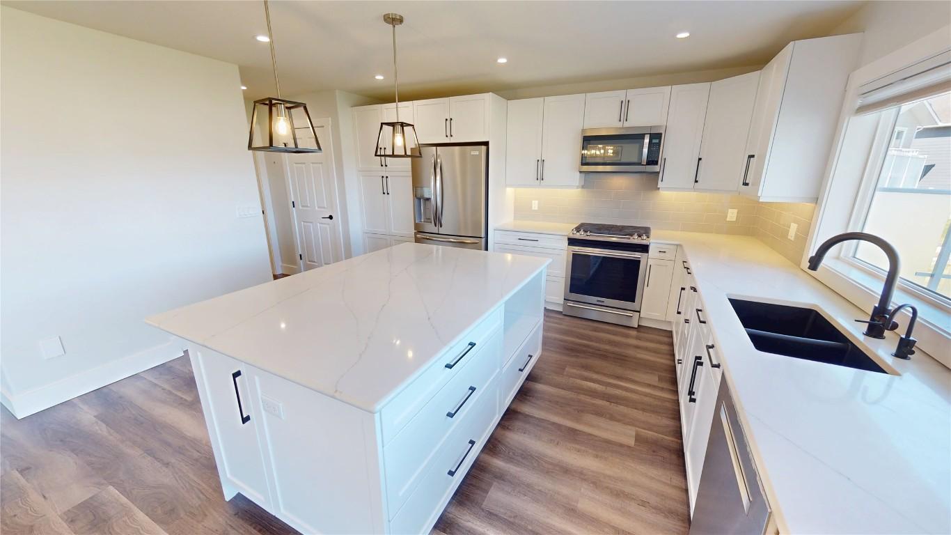 









350


Legacy Lookout

,
Cranbrook,




BC
V1C 0E4

