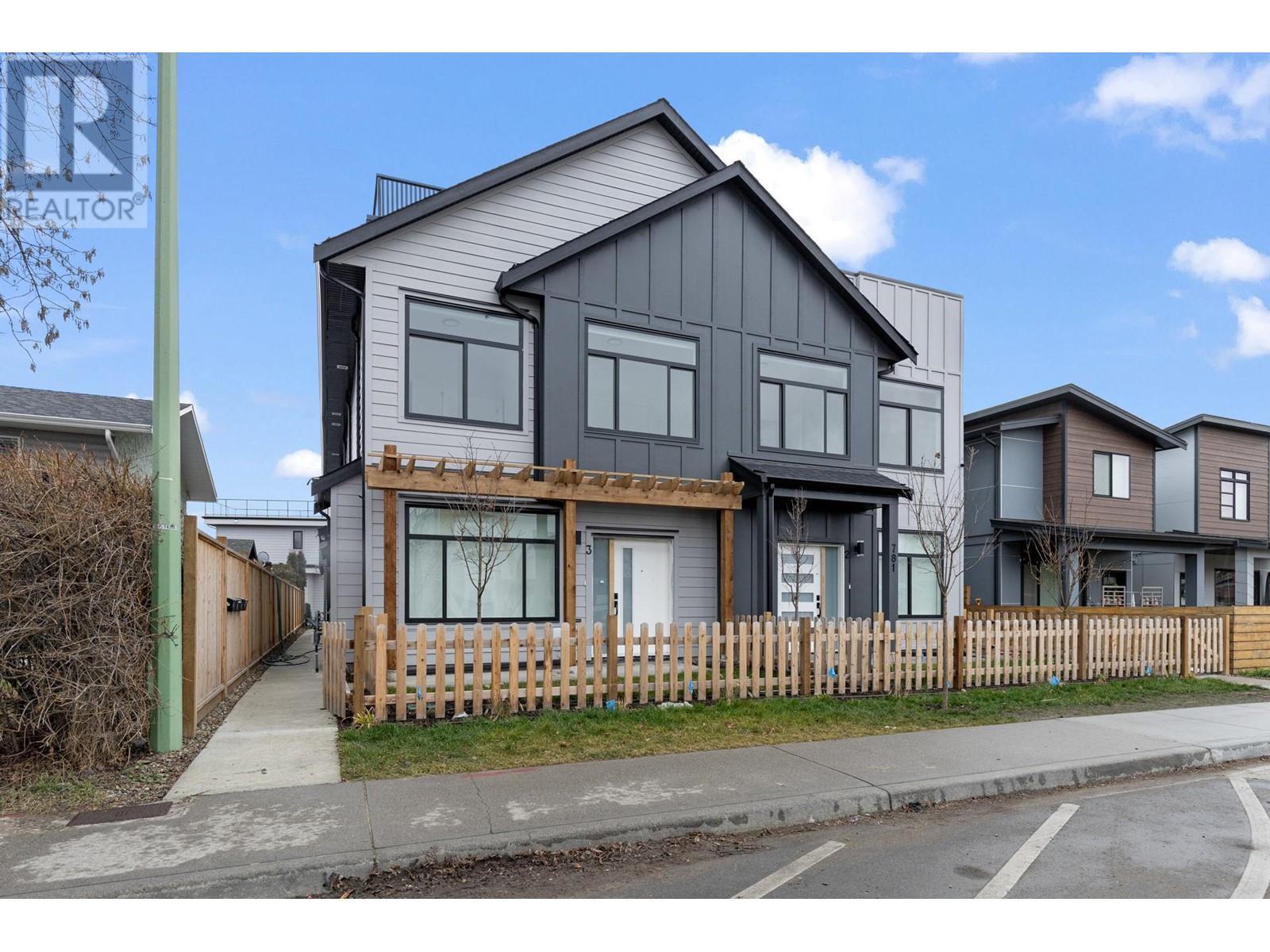 












781 Raymer Avenue Unit# 2

,
Kelowna,




British Columbia
V1Y4Z7

