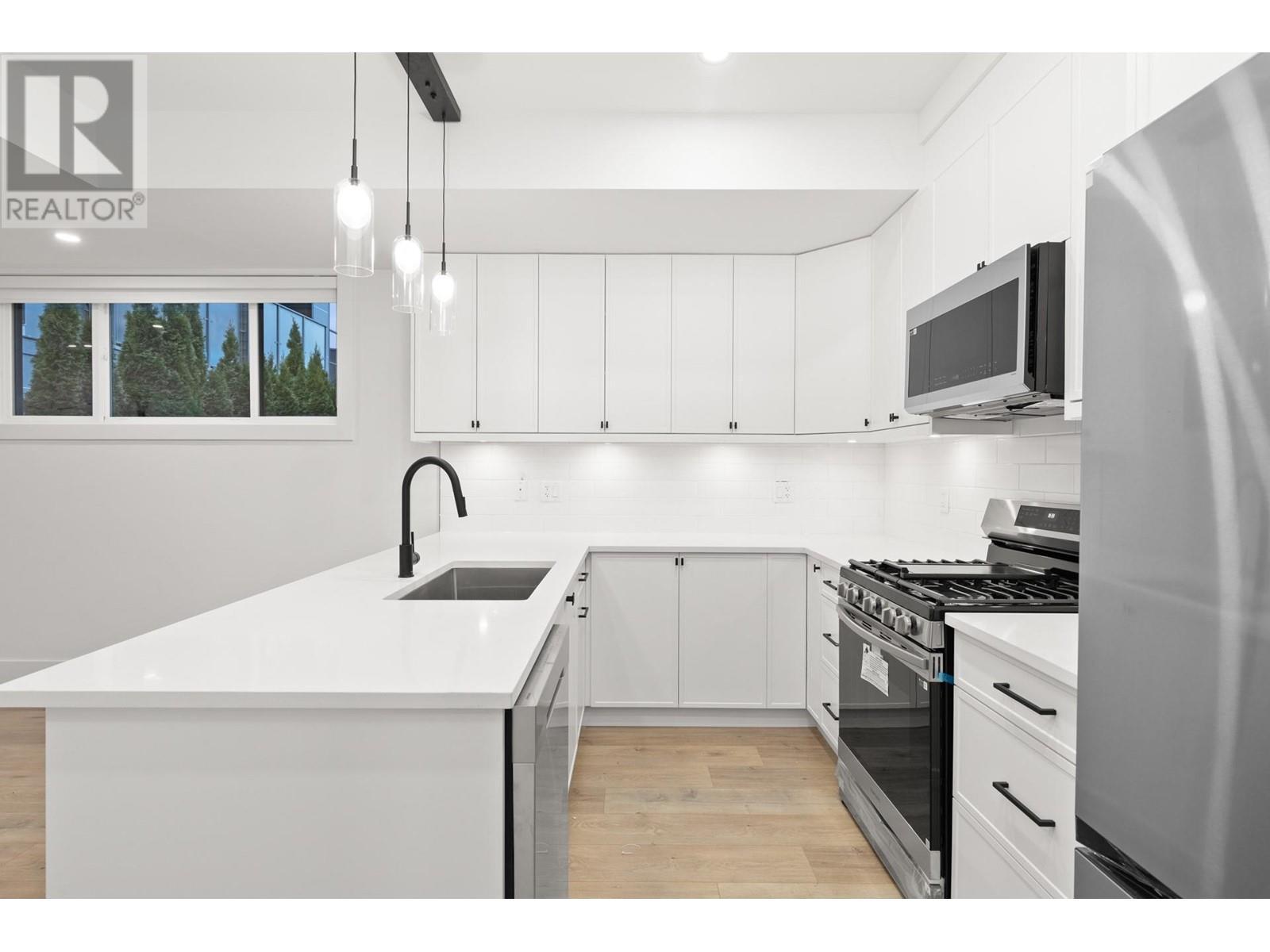 












781 Raymer Avenue Unit# 2

,
Kelowna,




British Columbia
V1Y4Z7

