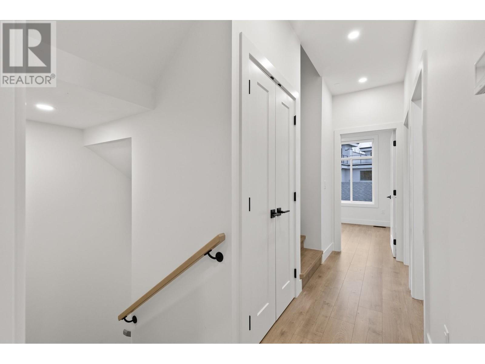 












781 Raymer Avenue Unit# 2

,
Kelowna,




British Columbia
V1Y4Z7

