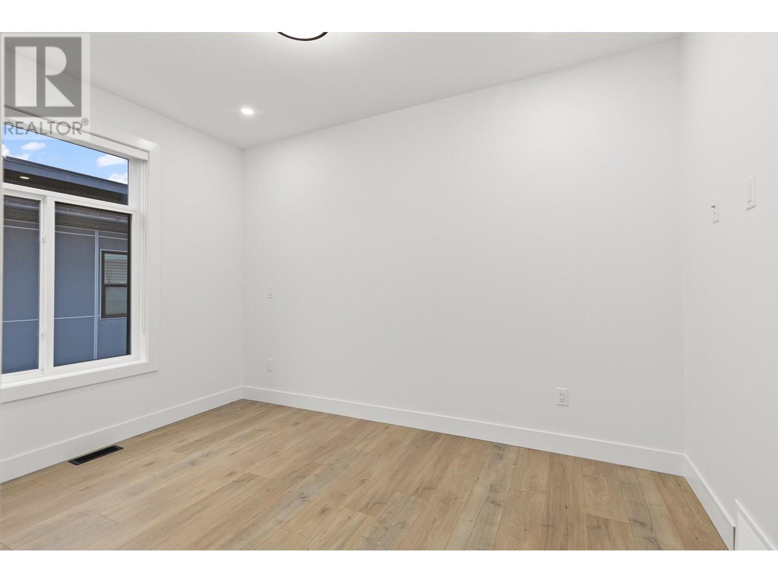 












781 Raymer Avenue Unit# 2

,
Kelowna,




British Columbia
V1Y4Z7

