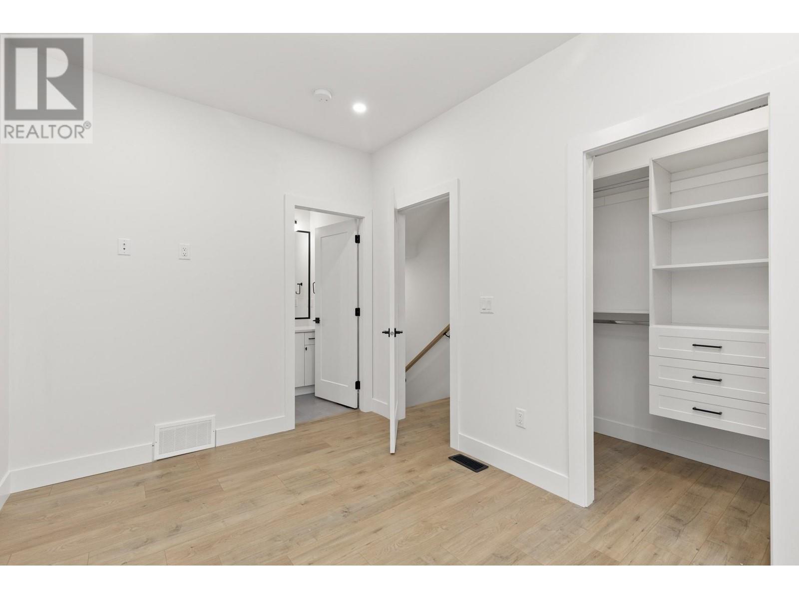 












781 Raymer Avenue Unit# 2

,
Kelowna,




British Columbia
V1Y4Z7

