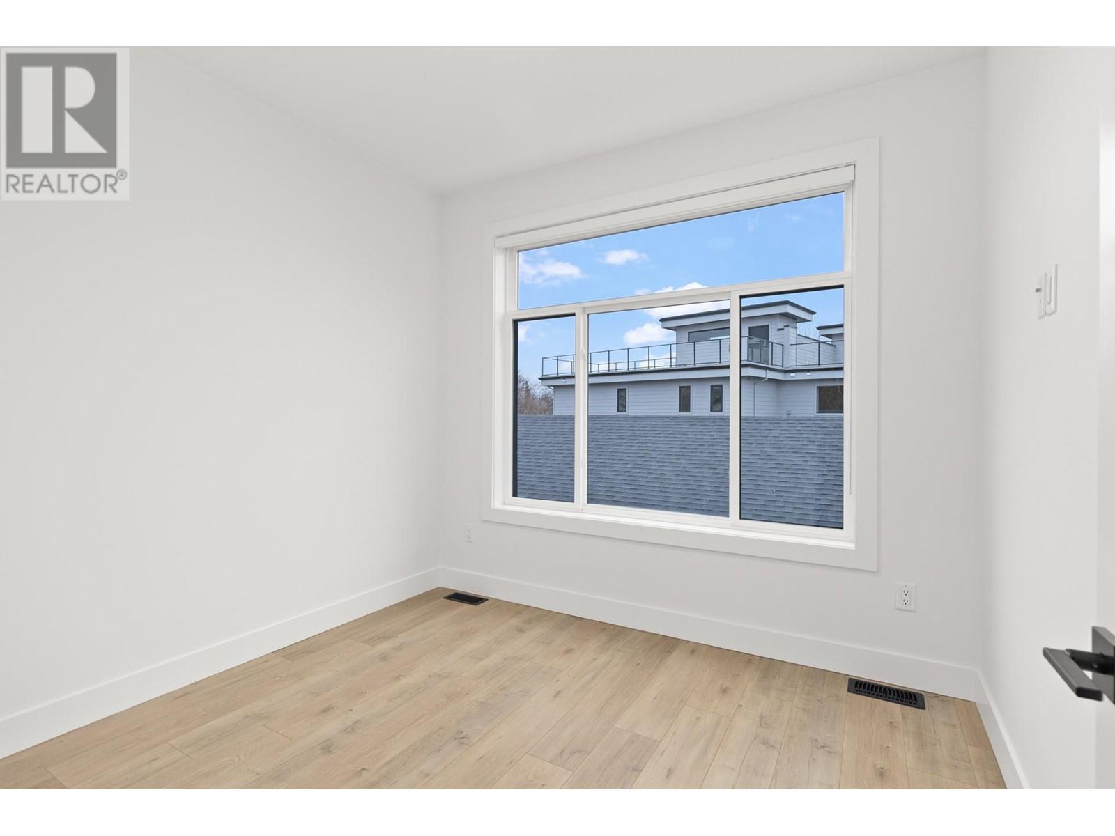 












781 Raymer Avenue Unit# 2

,
Kelowna,




British Columbia
V1Y4Z7

