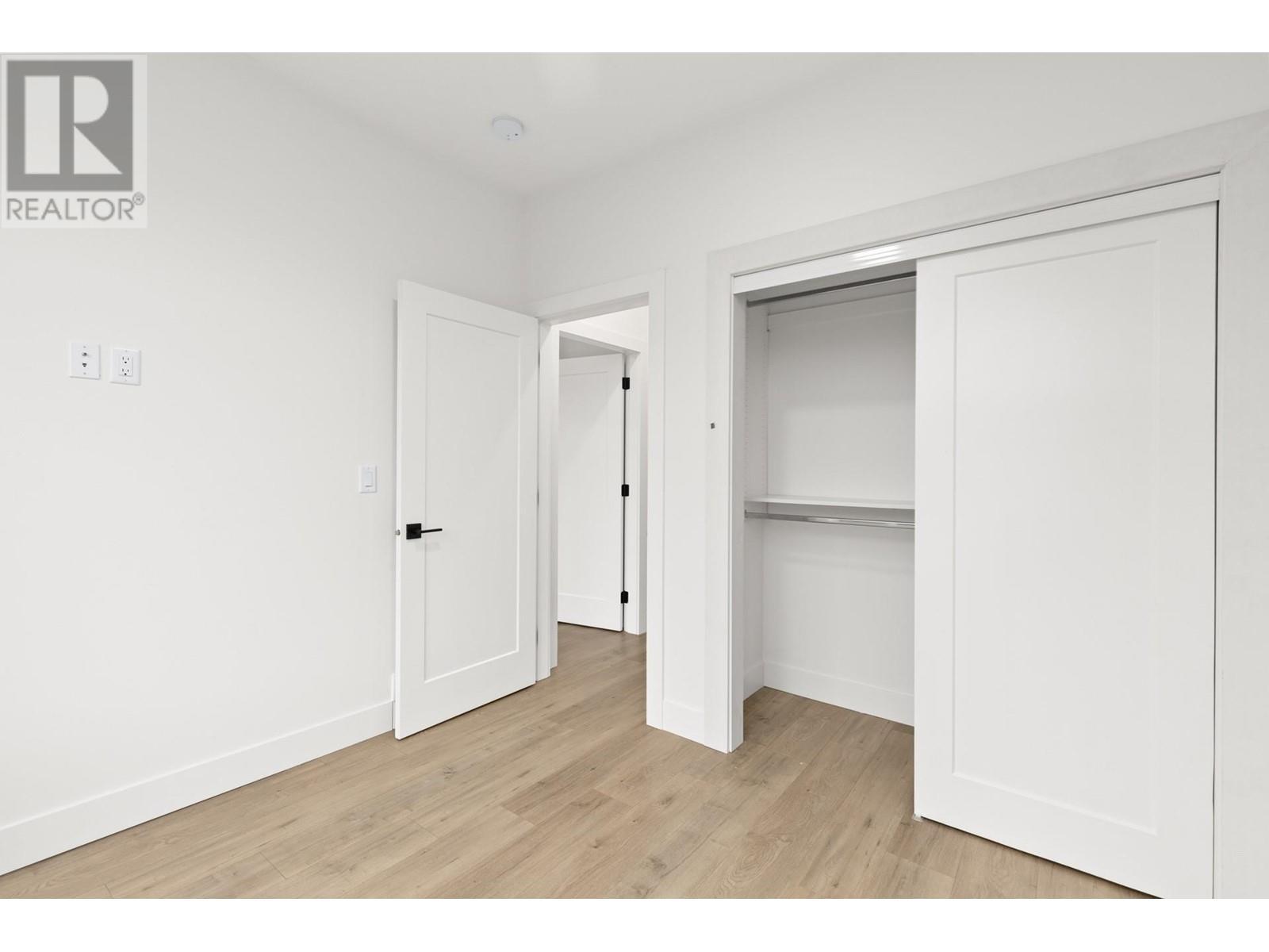 












781 Raymer Avenue Unit# 2

,
Kelowna,




British Columbia
V1Y4Z7

