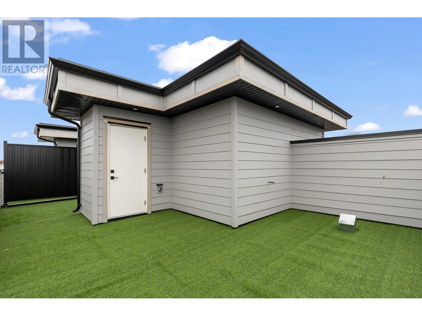 












781 Raymer Avenue Unit# 2

,
Kelowna,




British Columbia
V1Y4Z7

