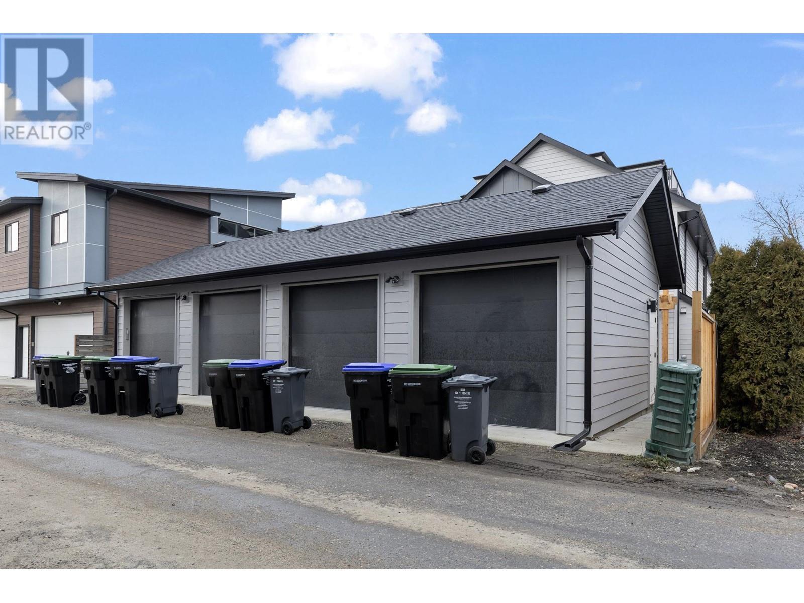 












781 Raymer Avenue Unit# 2

,
Kelowna,




British Columbia
V1Y4Z7

