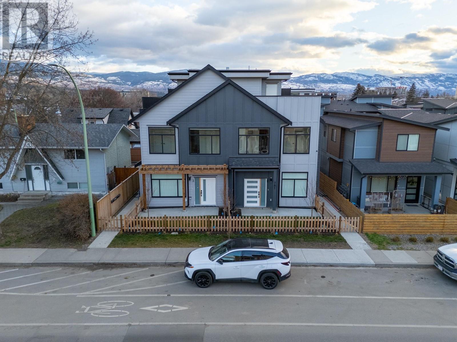 












781 Raymer Avenue Unit# 2

,
Kelowna,




British Columbia
V1Y4Z7

