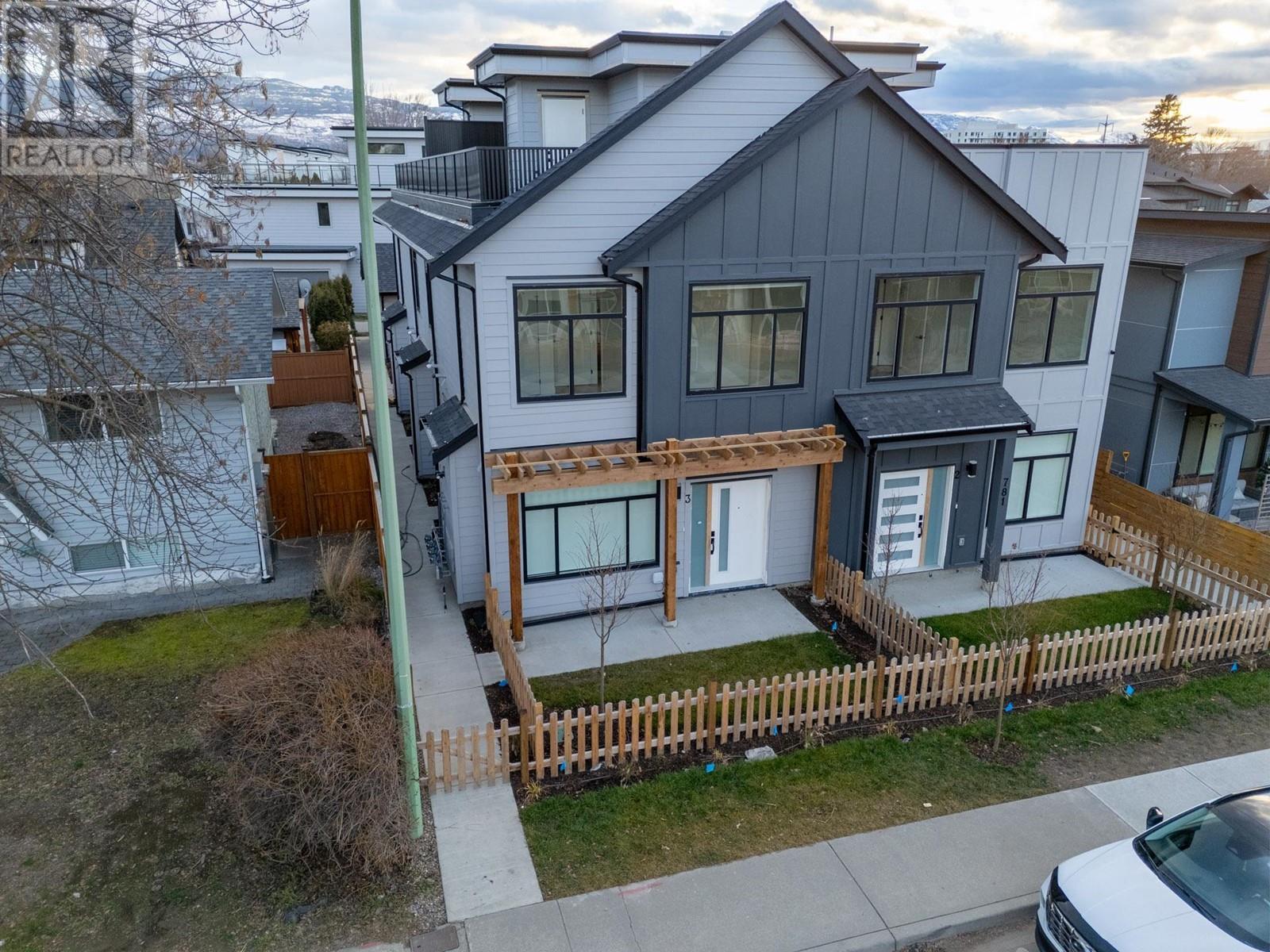 












781 Raymer Avenue Unit# 2

,
Kelowna,




British Columbia
V1Y4Z7


