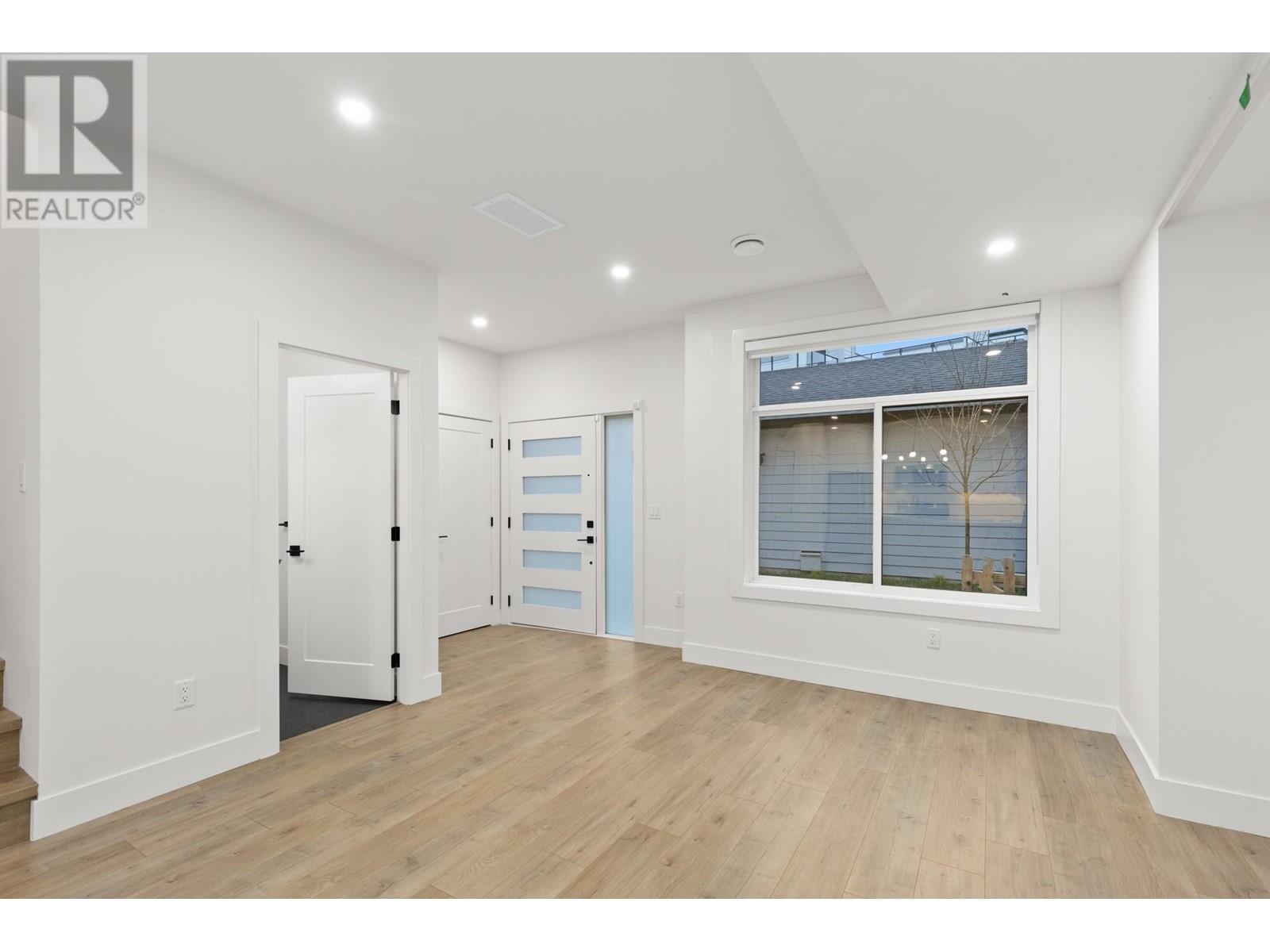 












781 Raymer Avenue Unit# 2

,
Kelowna,




British Columbia
V1Y4Z7

