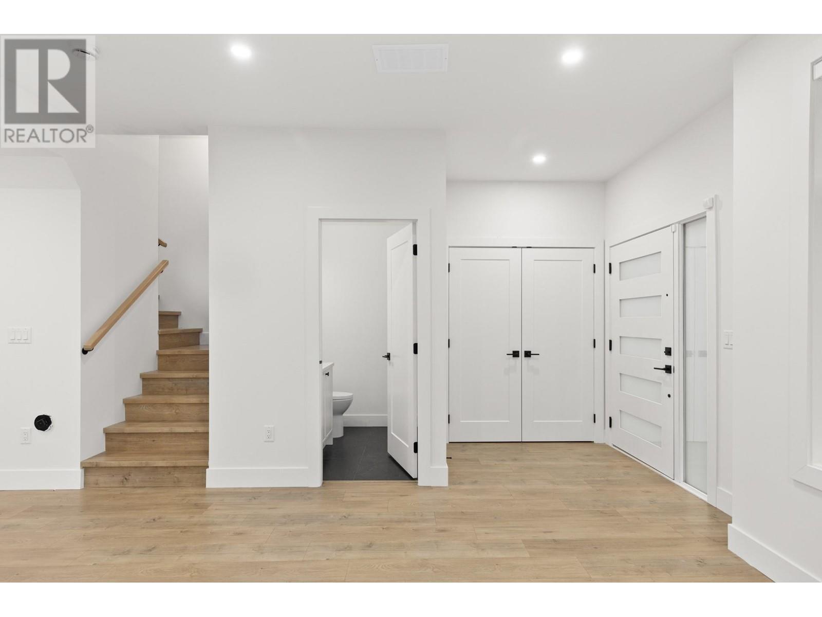 












781 Raymer Avenue Unit# 2

,
Kelowna,




British Columbia
V1Y4Z7

