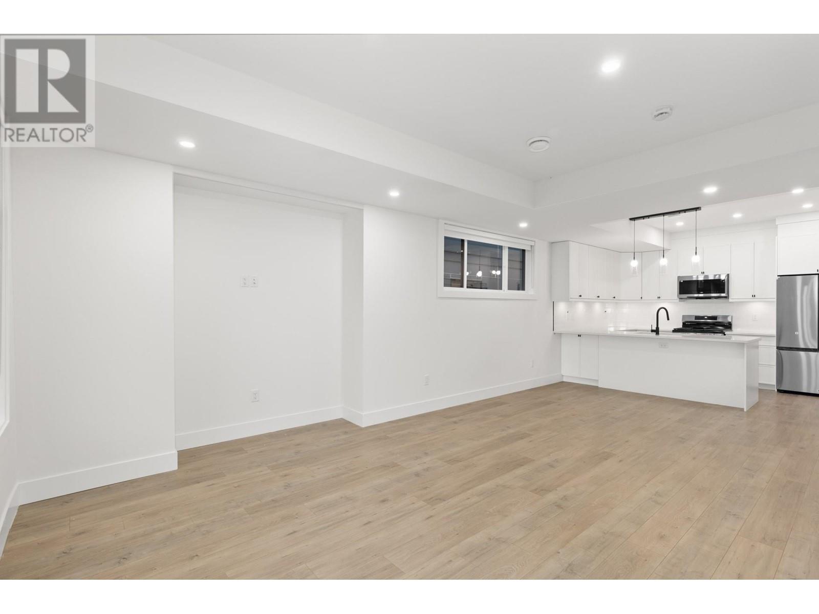 












781 Raymer Avenue Unit# 2

,
Kelowna,




British Columbia
V1Y4Z7

