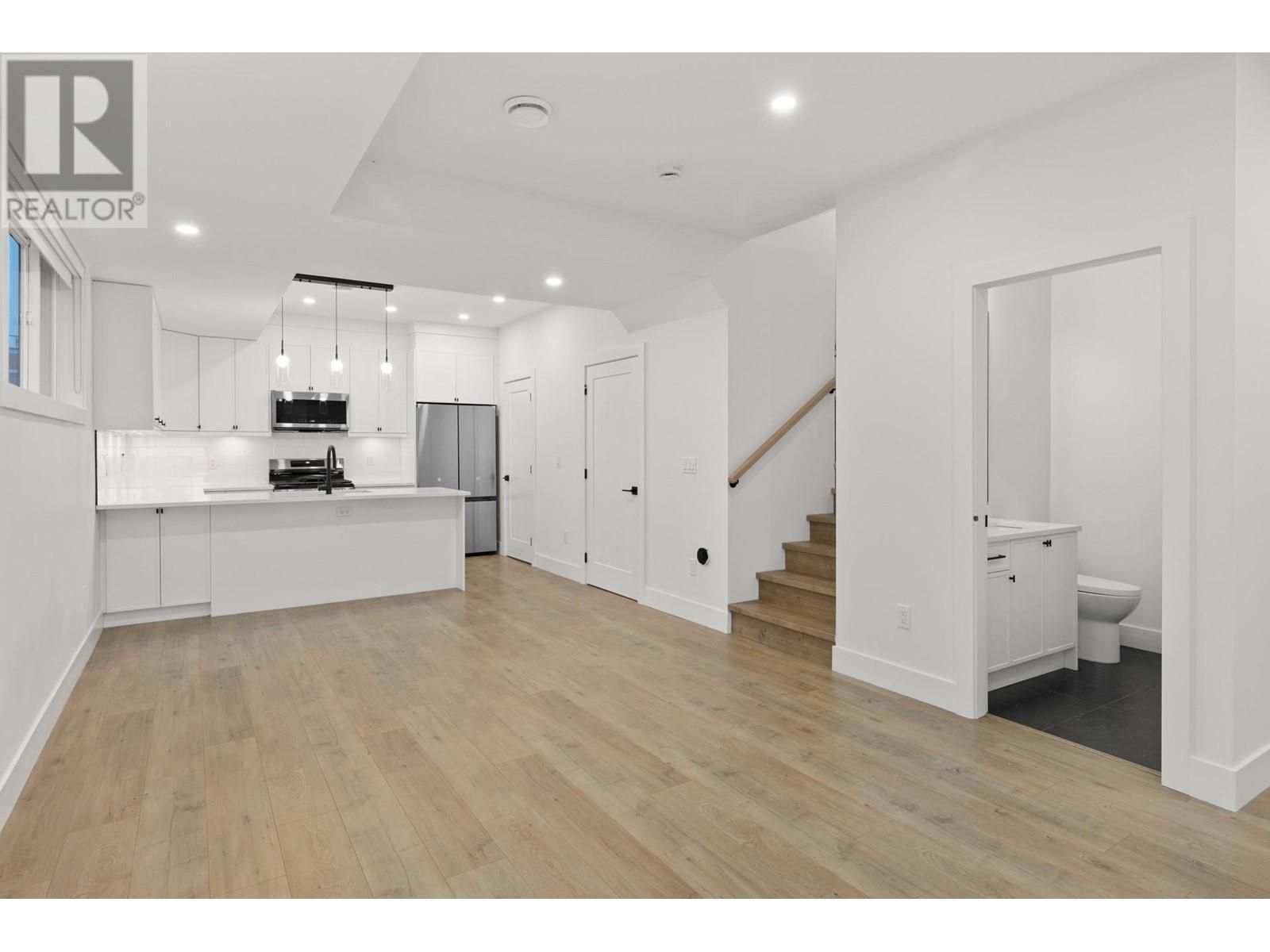 












781 Raymer Avenue Unit# 2

,
Kelowna,




British Columbia
V1Y4Z7

