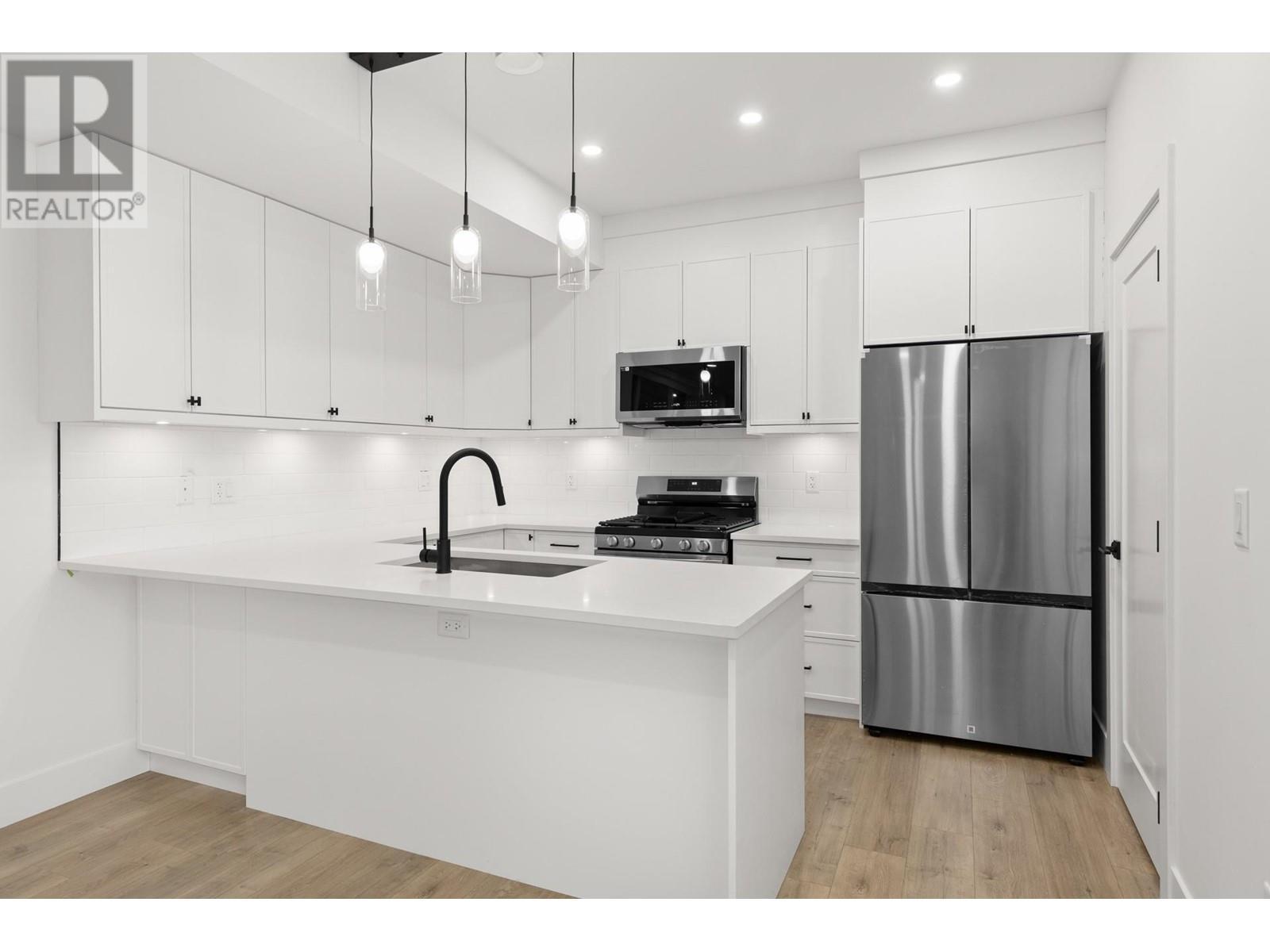












781 Raymer Avenue Unit# 2

,
Kelowna,




British Columbia
V1Y4Z7

