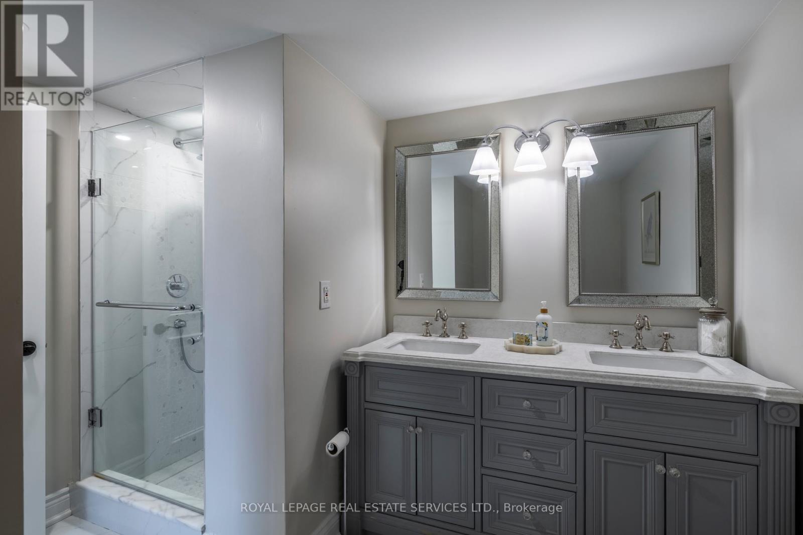 












309 - 1 PALACE PIER COURT

,
Toronto,




Ontario
M8V3W9

