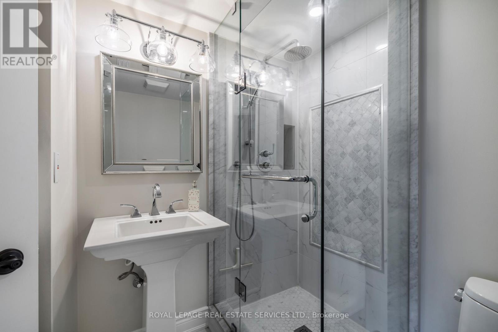 












309 - 1 PALACE PIER COURT

,
Toronto,




Ontario
M8V3W9

