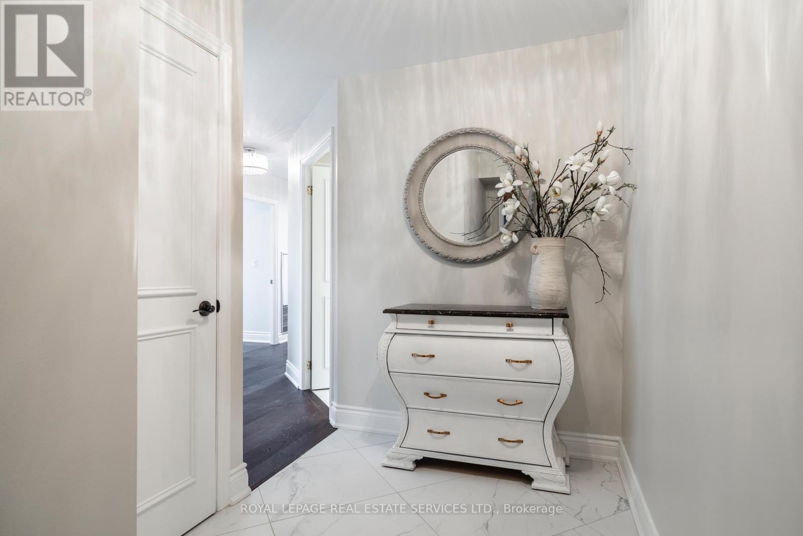 












309 - 1 PALACE PIER COURT

,
Toronto,




Ontario
M8V3W9

