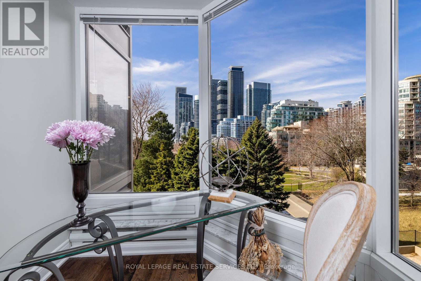 












309 - 1 PALACE PIER COURT

,
Toronto,




Ontario
M8V3W9

