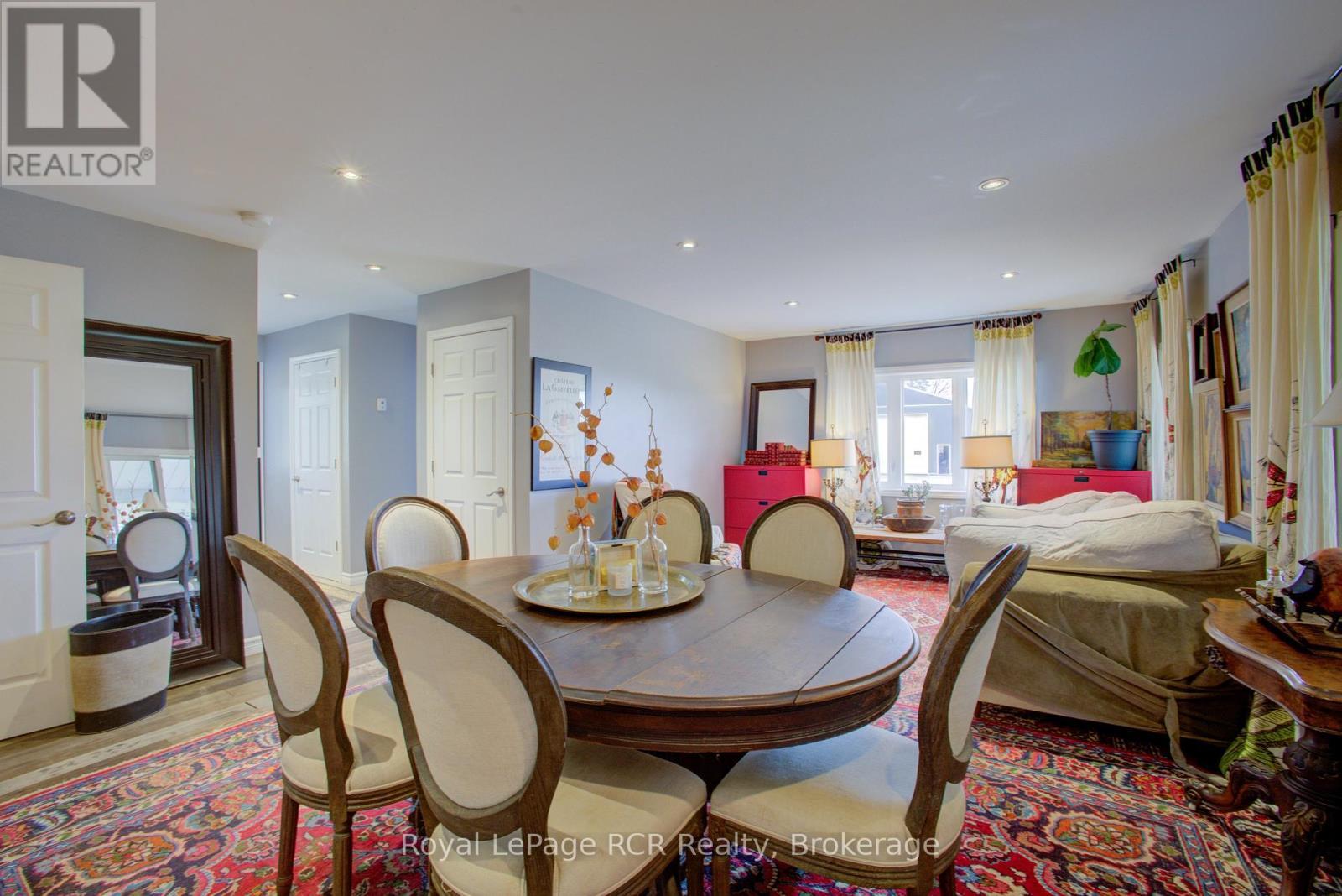 












9208 WELLINGTON RD 14 ROAD

,
Wellington North,




Ontario
N0G2E0

