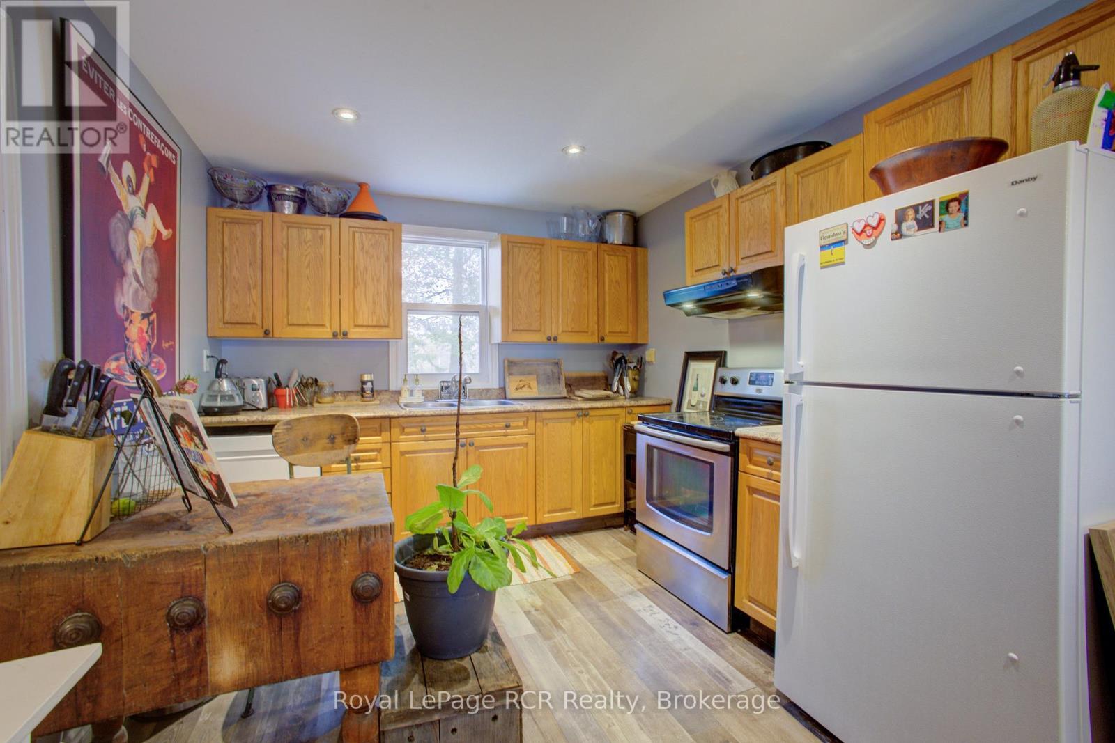 












9208 WELLINGTON RD 14 ROAD

,
Wellington North,




Ontario
N0G2E0

