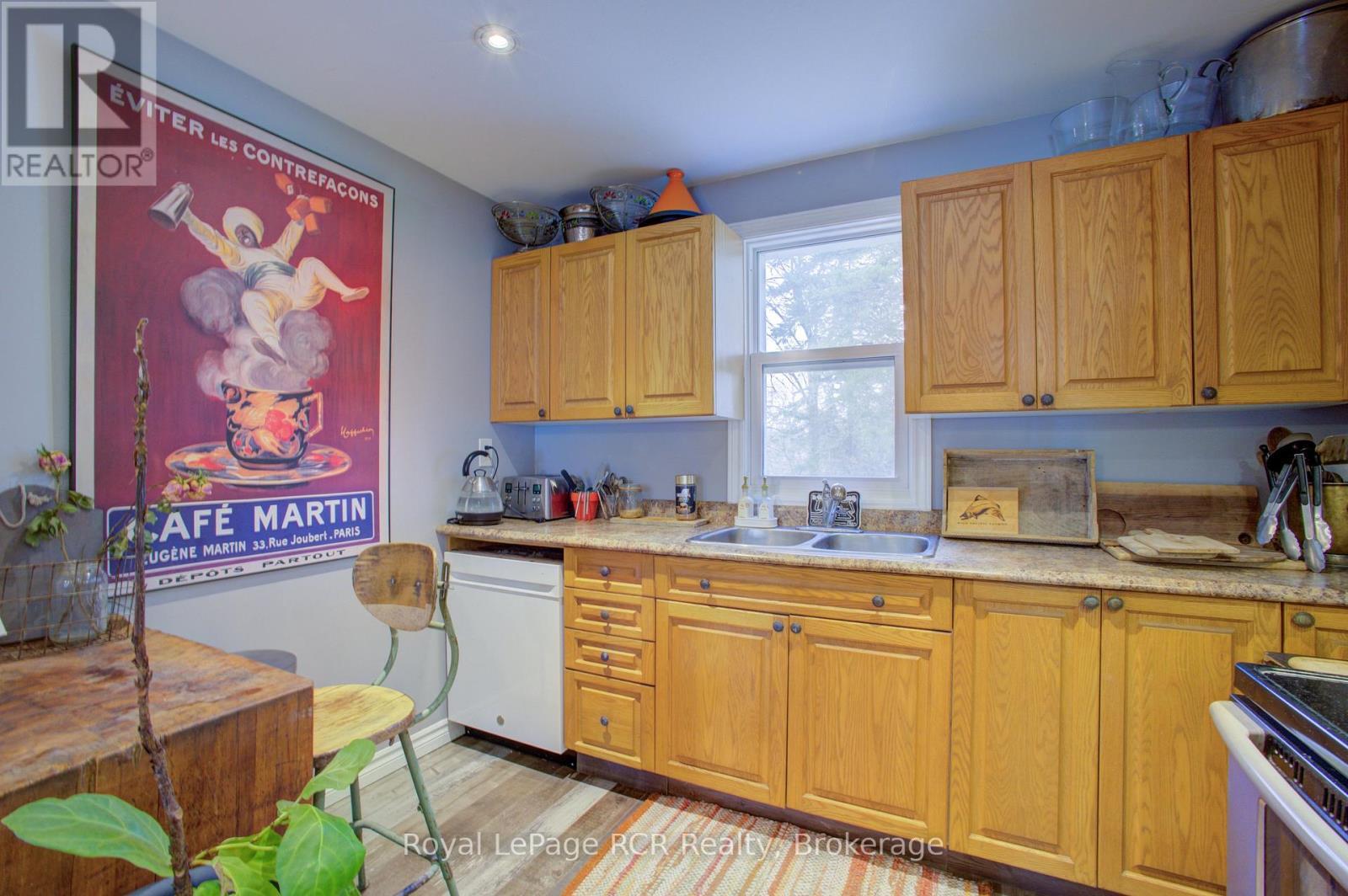 












9208 WELLINGTON RD 14 ROAD

,
Wellington North,




Ontario
N0G2E0

