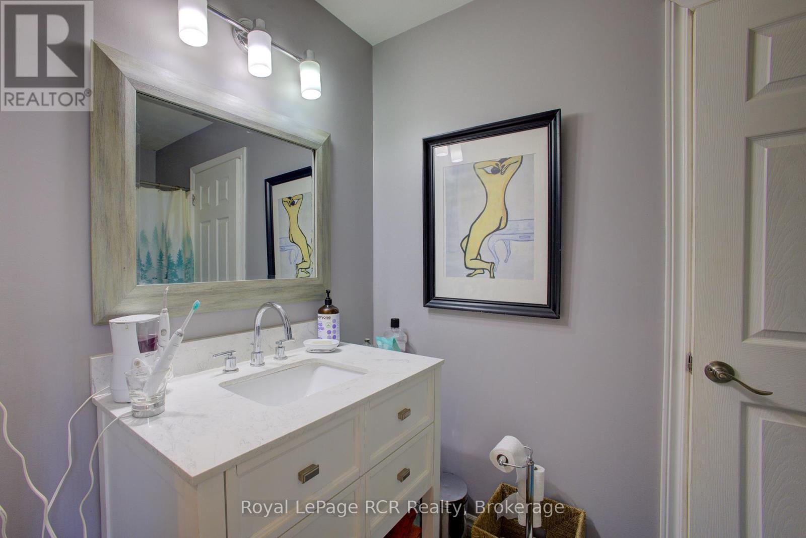 












9208 WELLINGTON RD 14 ROAD

,
Wellington North,




Ontario
N0G2E0

